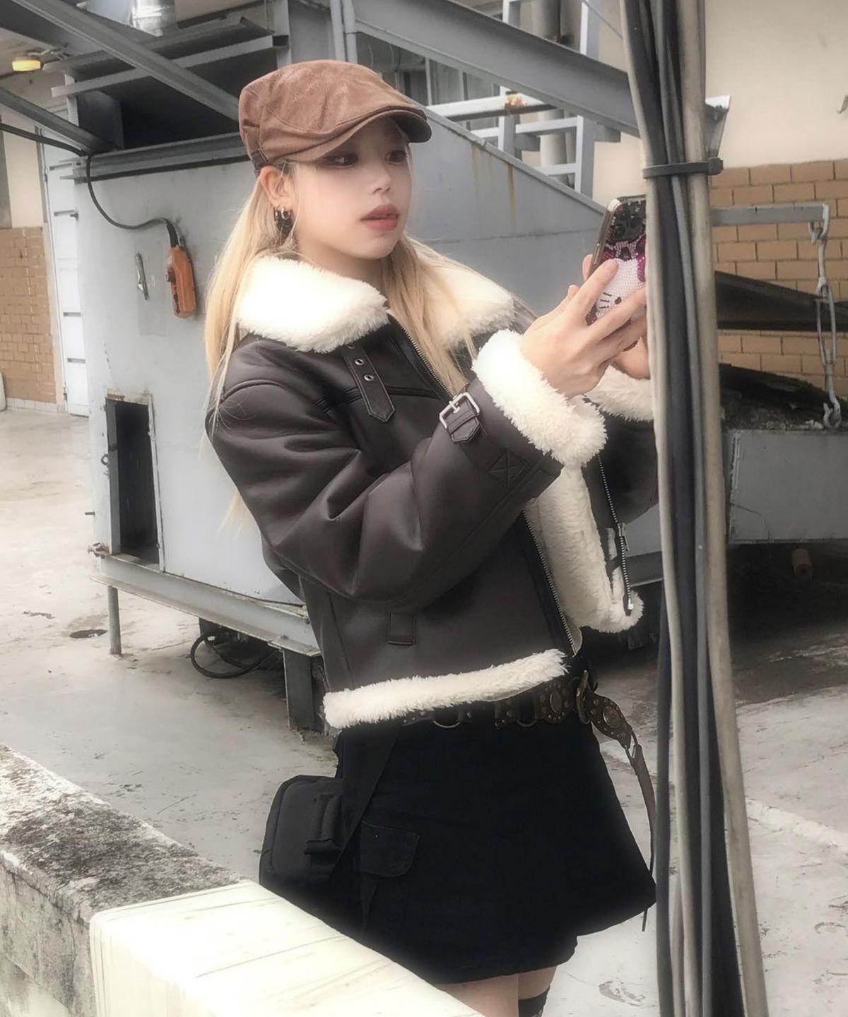 레더리(LEATHERY) 오블리크 오버핏 레더 무스탕 자켓 [BROWN]