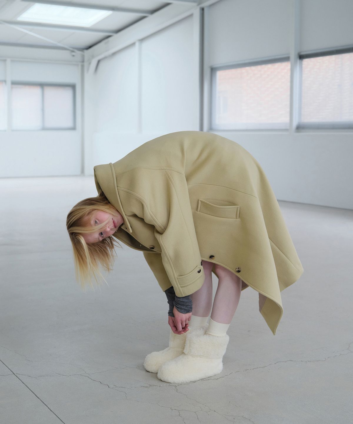 다이애그널(DIAGONAL) RELAXED BALMACAAN COAT (butter)