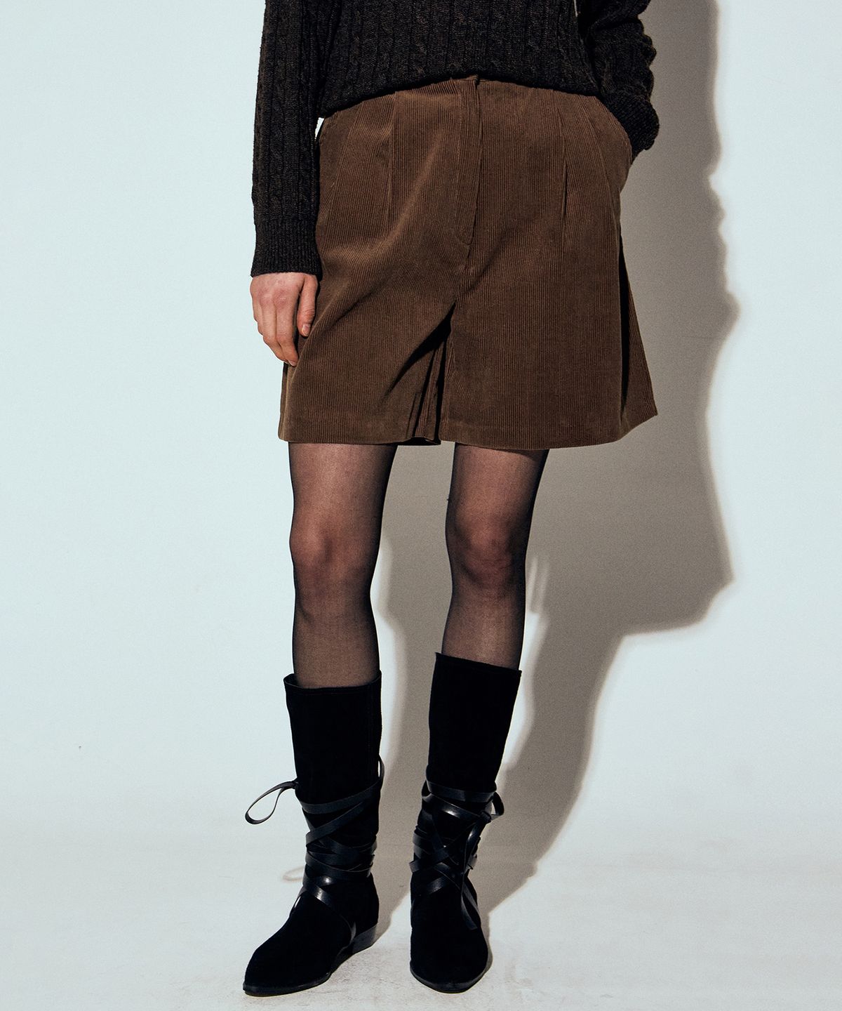 닉앤니콜(NICK&NICOLE) CORDUROY TWO TUCK BERMUDA PANTS_BROWN