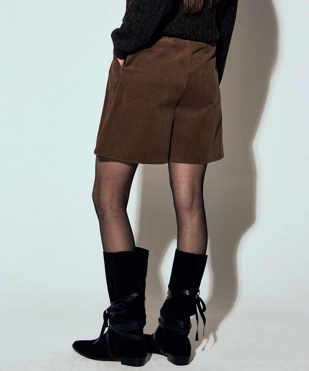 닉앤니콜(NICK&NICOLE) CORDUROY TWO TUCK BERMUDA PANTS_BROWN