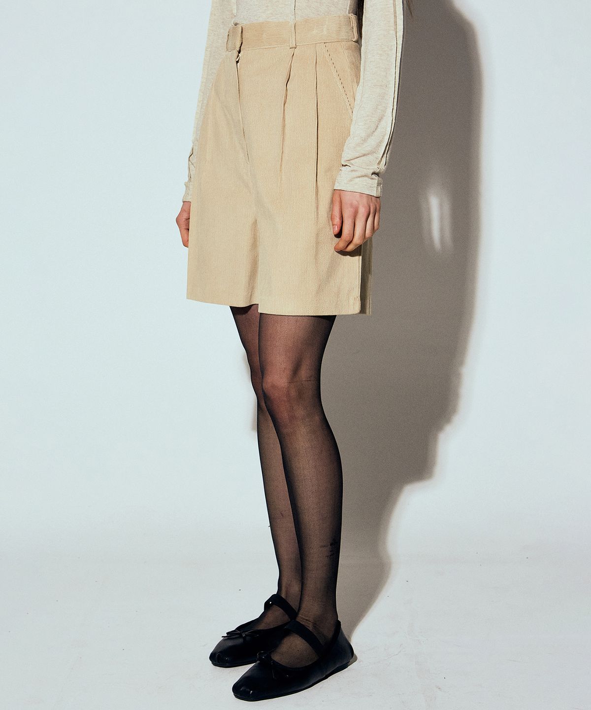 닉앤니콜(NICK&NICOLE) CORDUROY TWO TUCK BERMUDA PANTS_LIGHT BEIGE