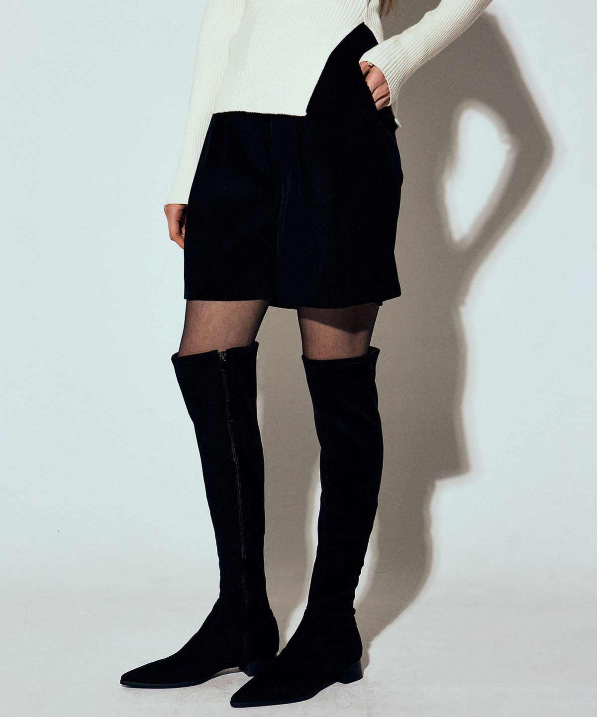 닉앤니콜(NICK&NICOLE) CORDUROY TWO TUCK BERMUDA PANTS_BLACK