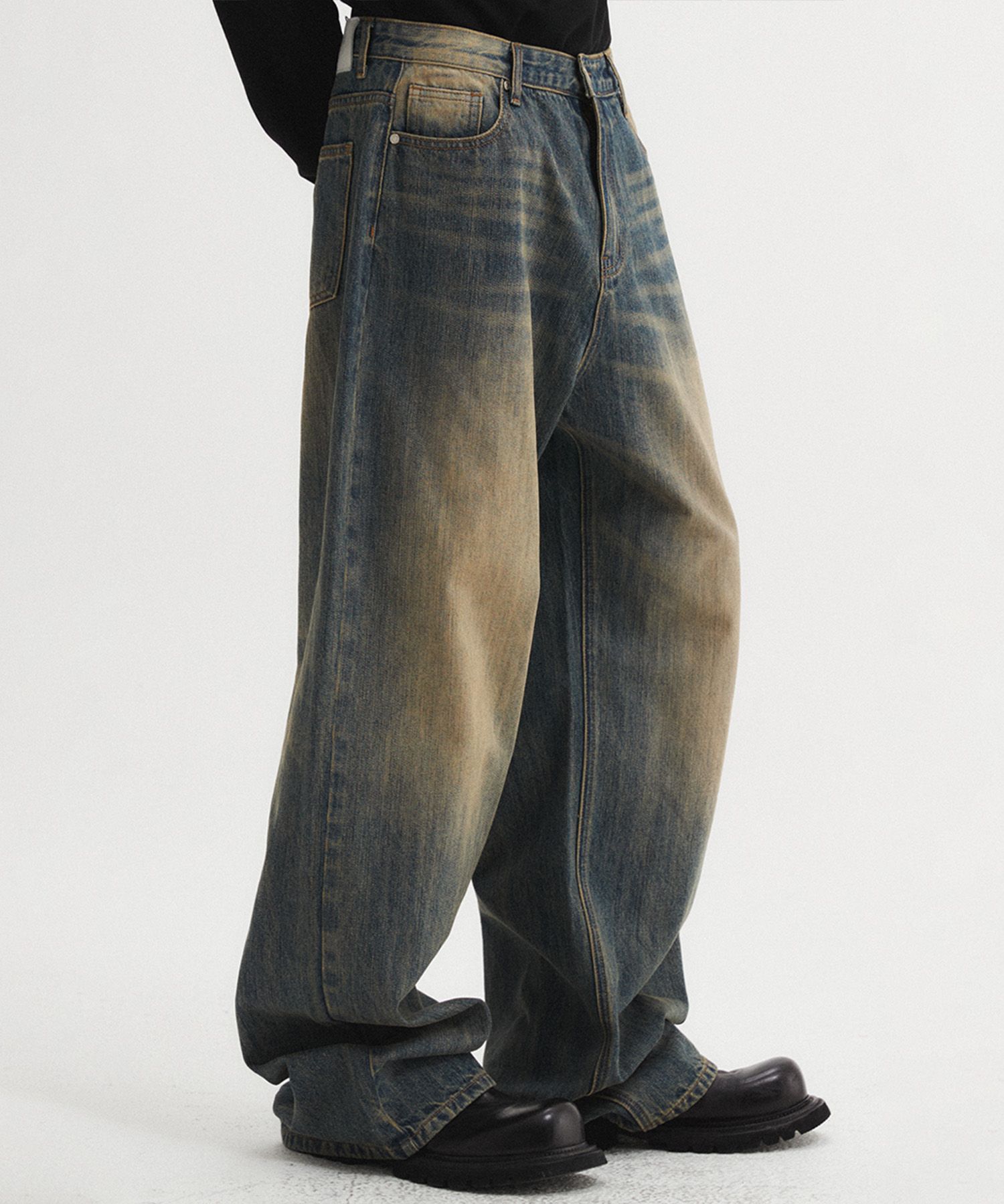 ★MUCENT★ Signature round back logo denim pants for men and VINTAGE VICTORIOUS URBAN COUTURE JEANS MENS 40” WAIST 24