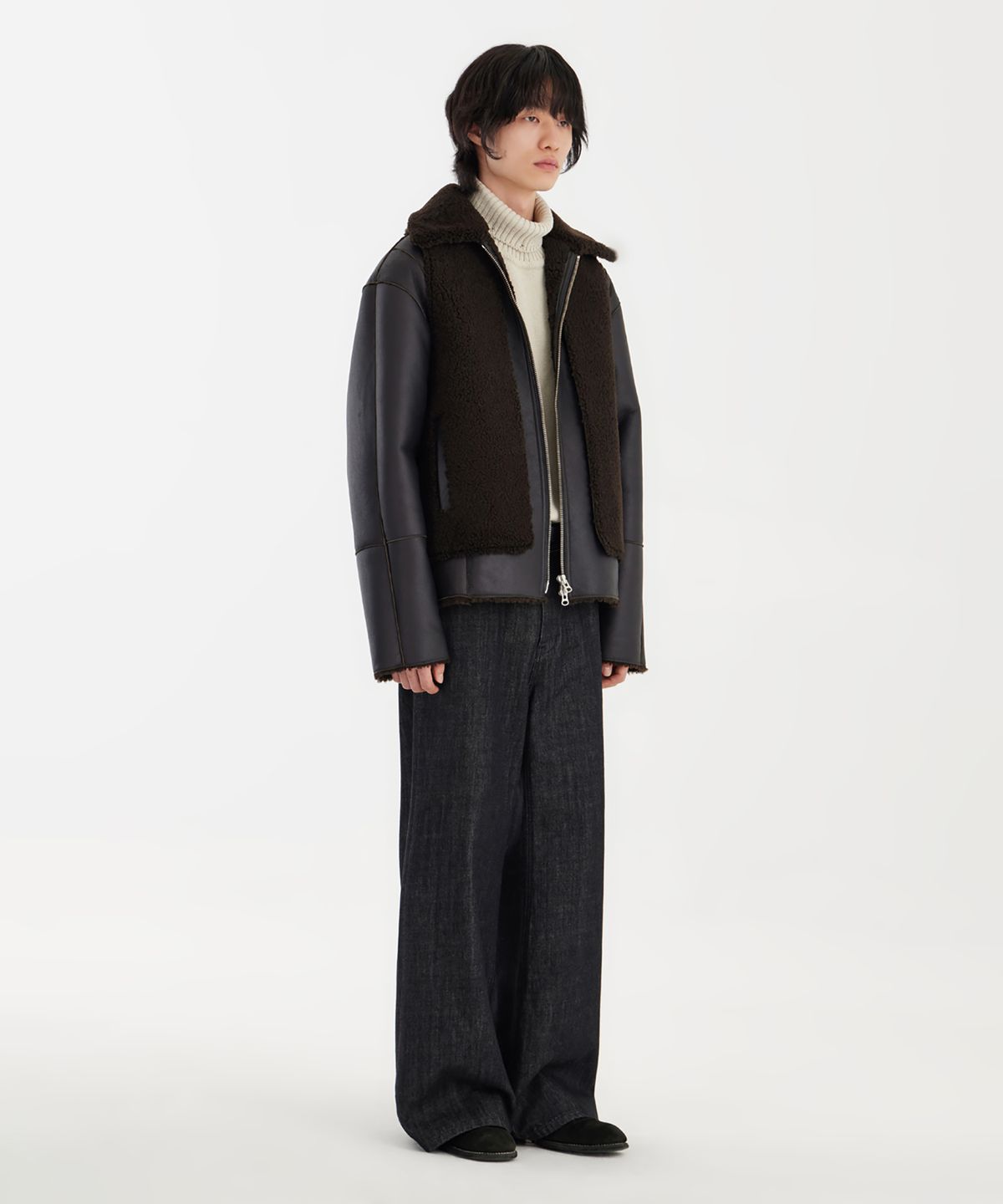 유스(YOUTH) Detachable Mouton Jacket - Black