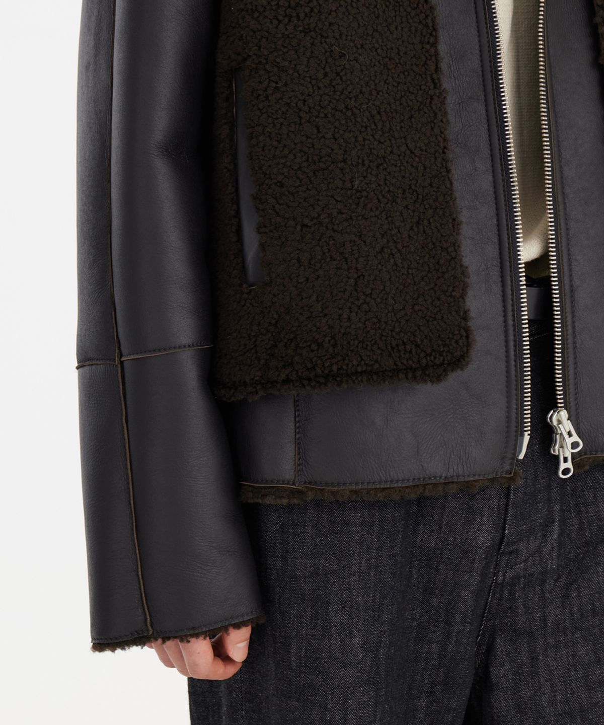 유스(YOUTH) Detachable Mouton Jacket - Black