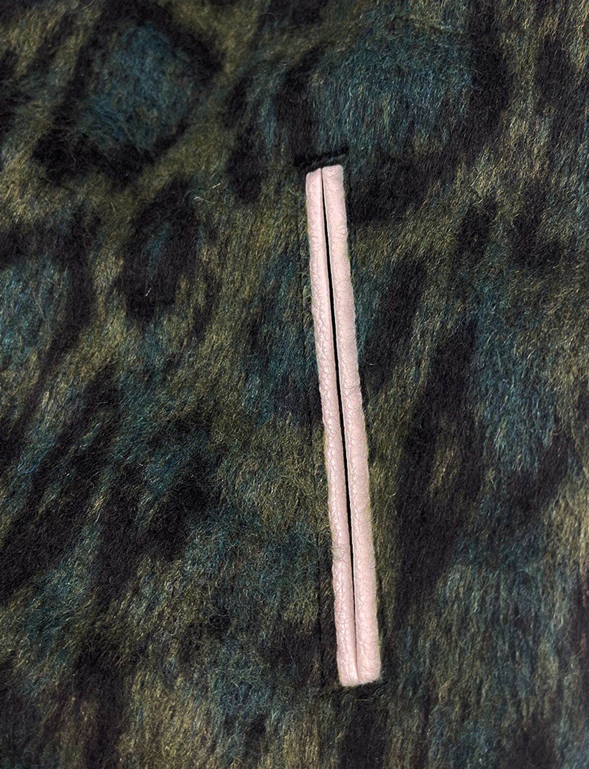 에이메이드(A MADE) 모헤어 브러쉬 빈티지 바시티 자켓(다크그린)