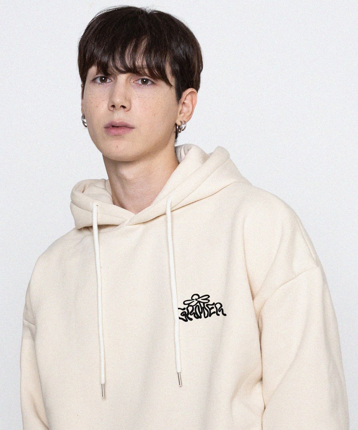 그레이버(GRAVER) [UNISEX]웨이브 로고 플라워 후드티_크림