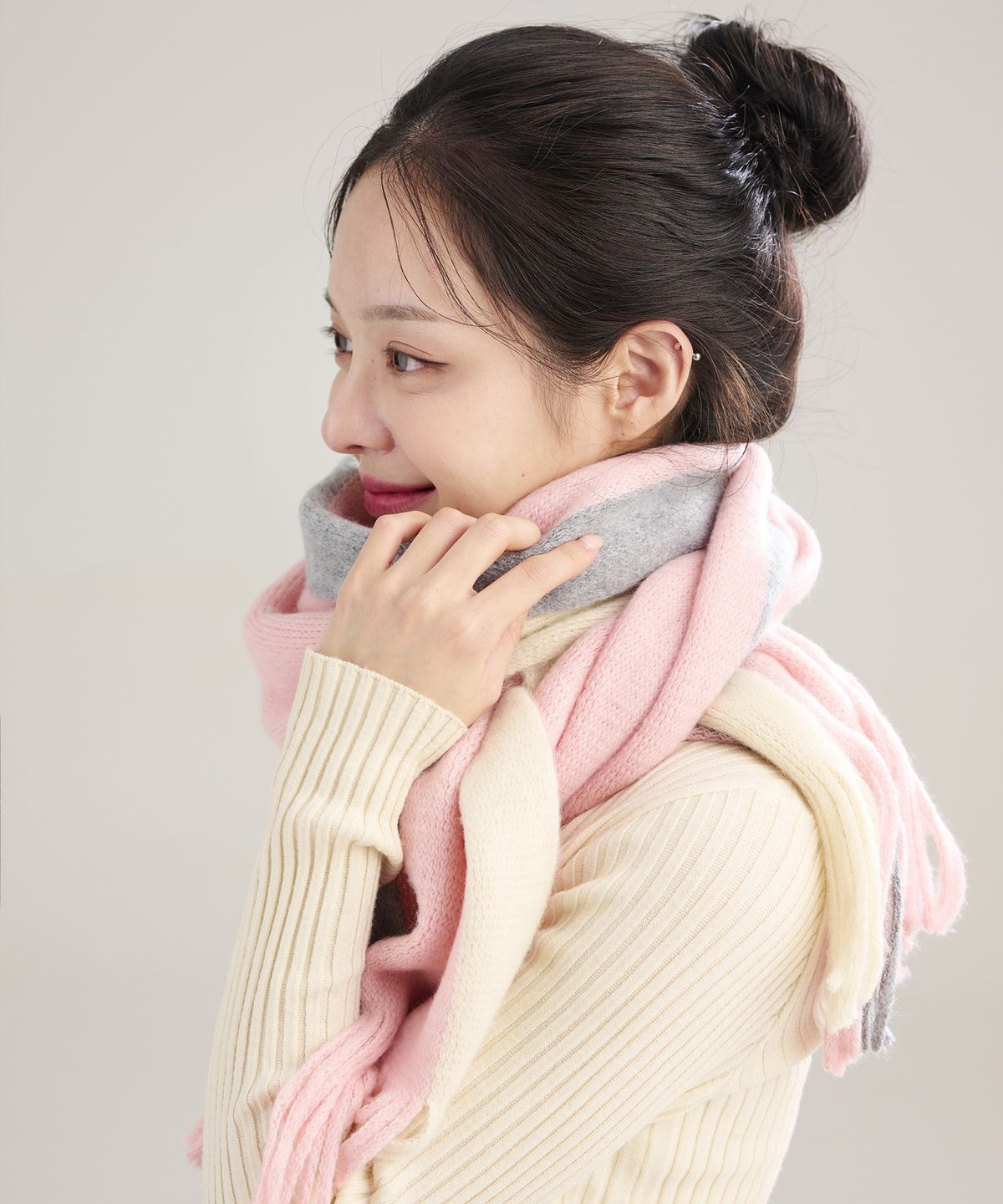 레이버(RAVER) 데이닉 톤앤톤 빅사이즈 숄 배색 머플러