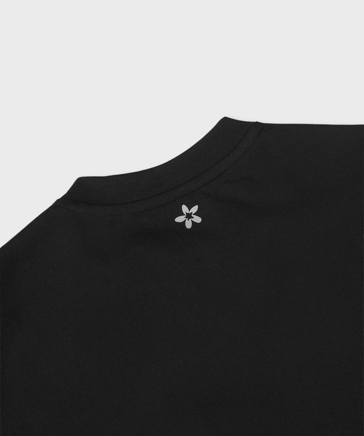 빠니깔레(PANICALE) 블랙 스탠다드넥 긴팔 티셔츠