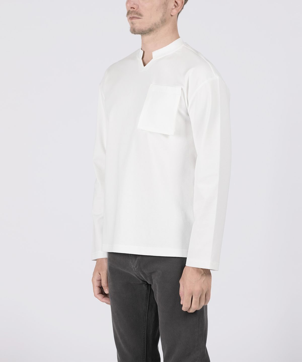 빠니깔레(PANICALE) 화이트 스탠다드넥 긴팔 티셔츠