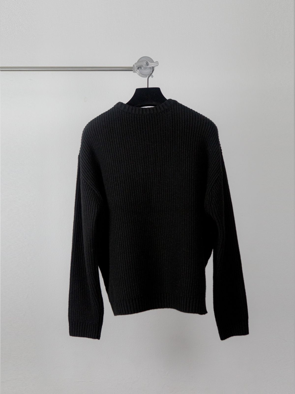 고저(GOZER) U-NECK HAZZI KNIT
