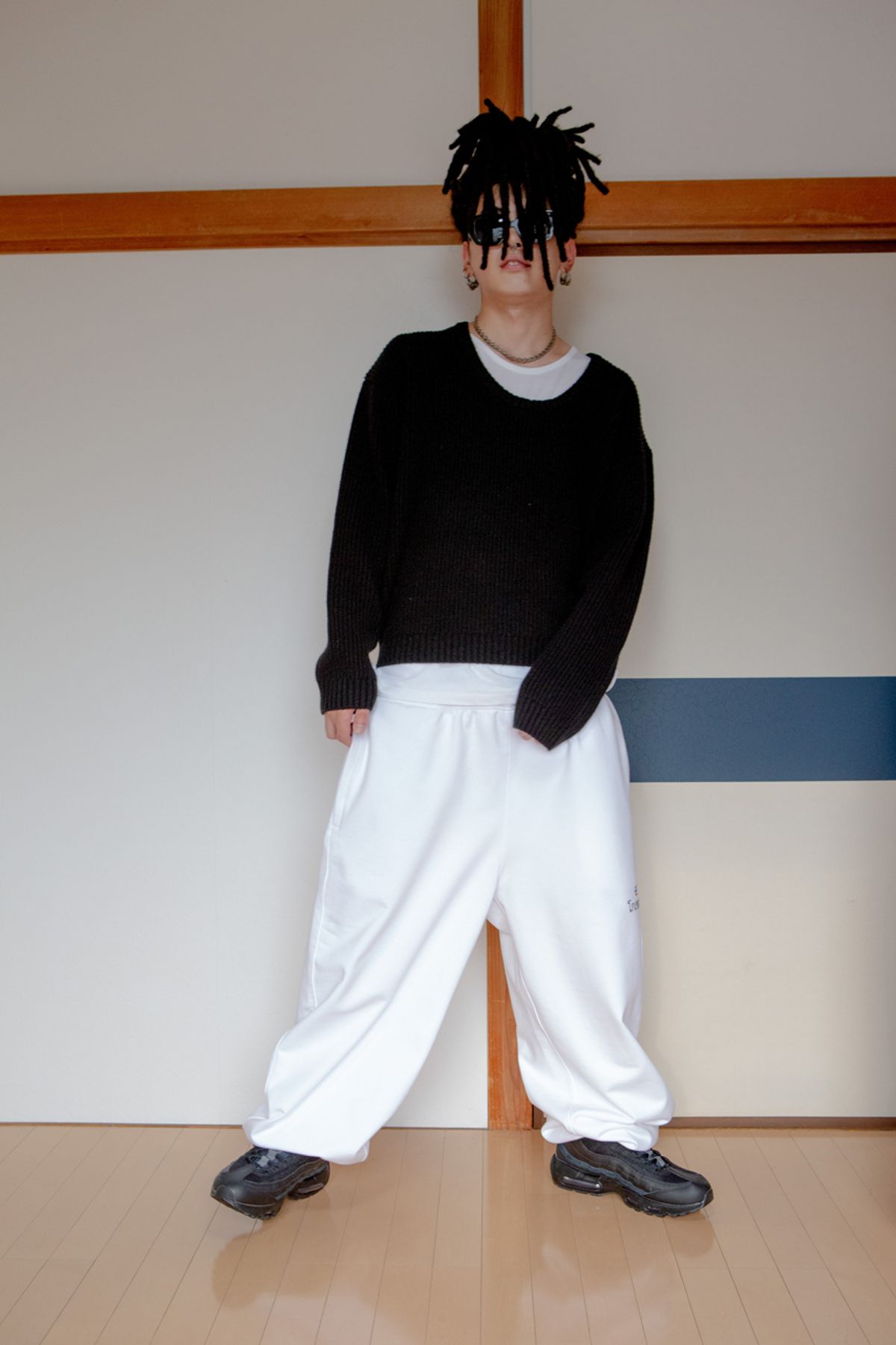 고저(GOZER) U-NECK HAZZI KNIT