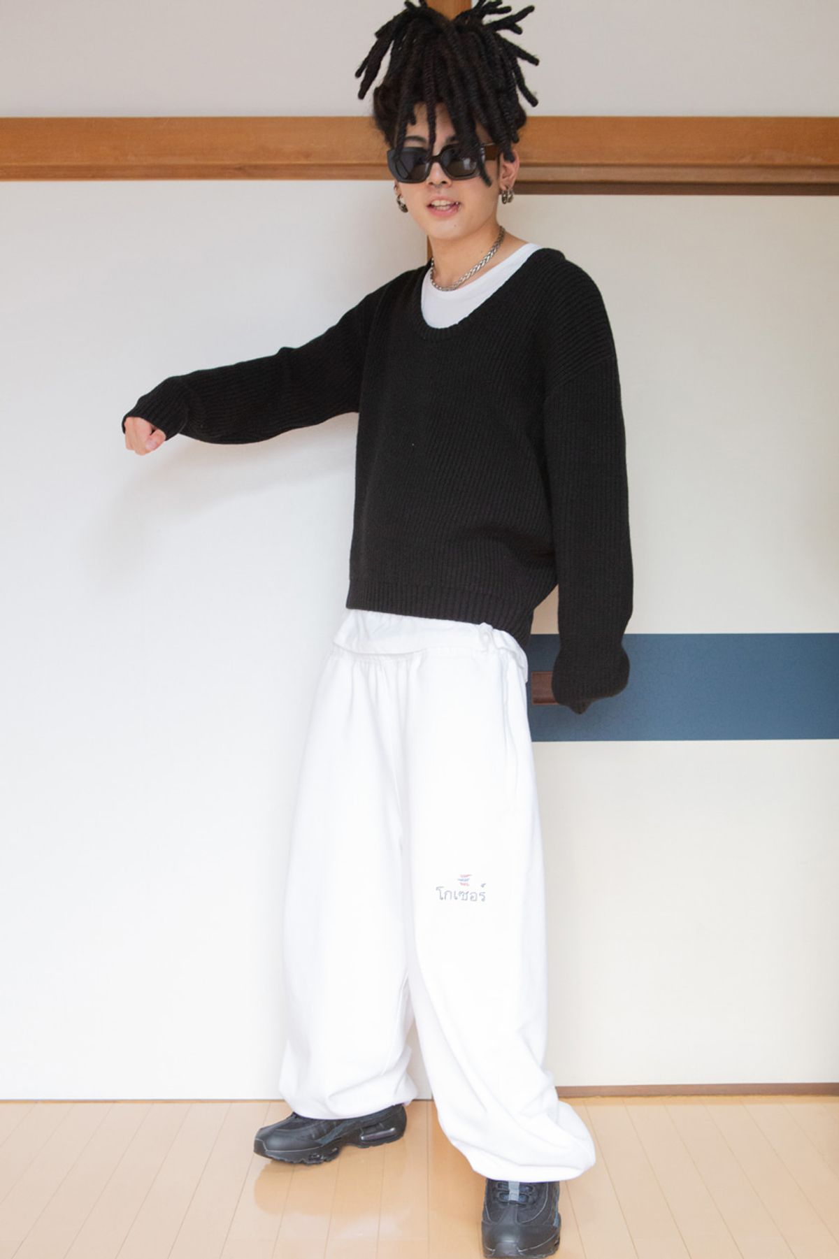 고저(GOZER) U-NECK HAZZI KNIT