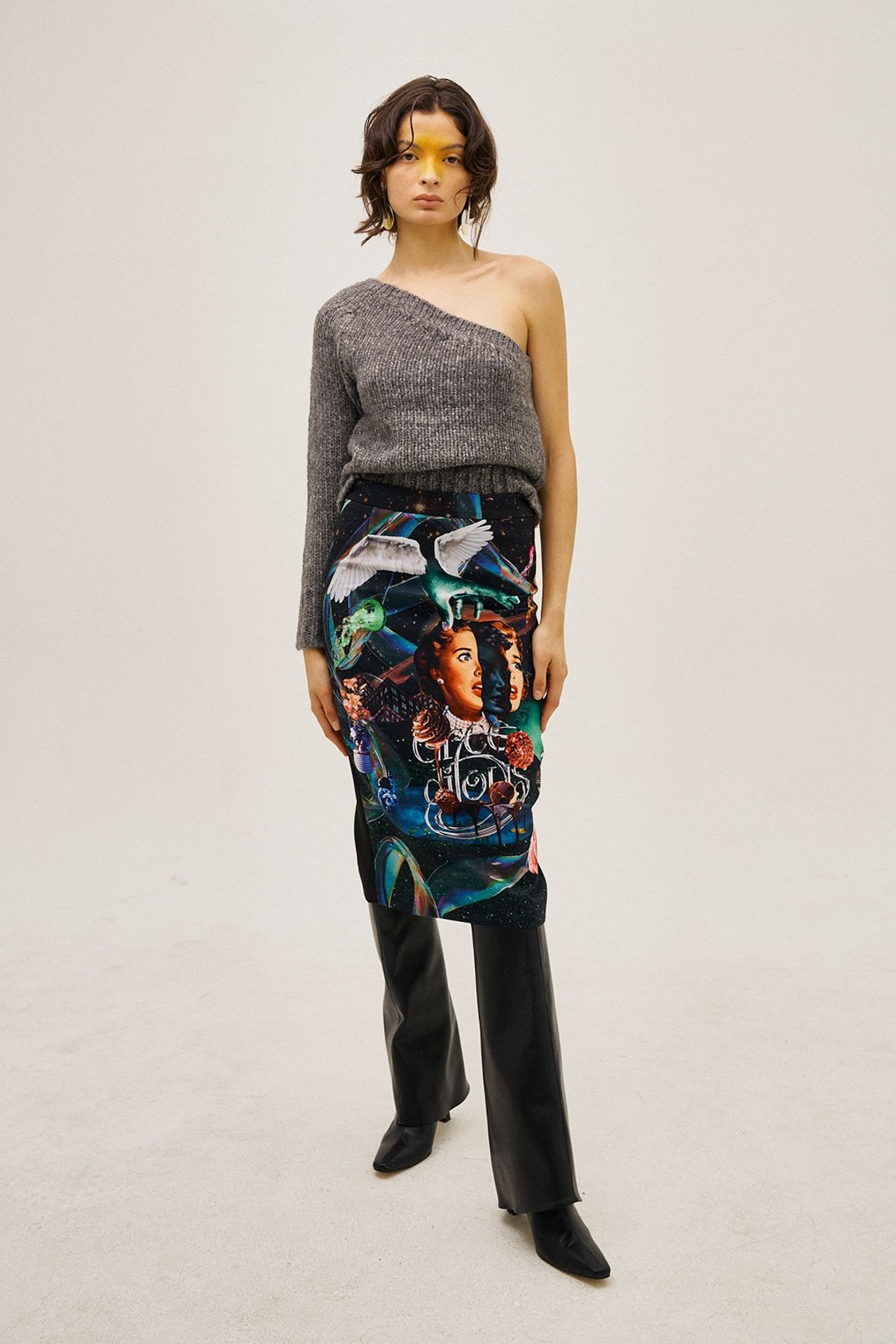 그리디어스(GREEDILOUS) Girl Face Pencil Skirt