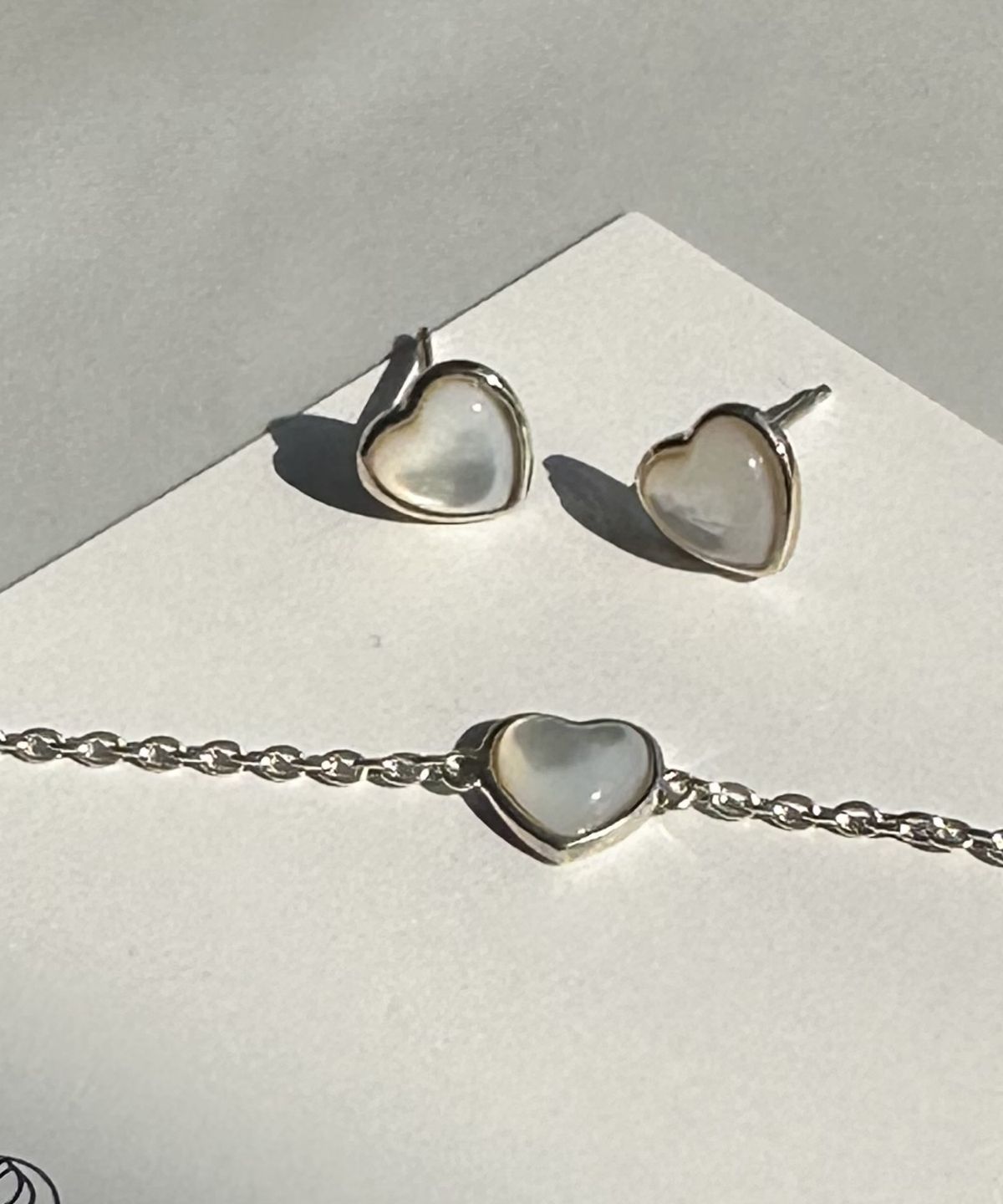 바라두(BARADU) [BARADU 925] Heart cabochon volume stud earrings