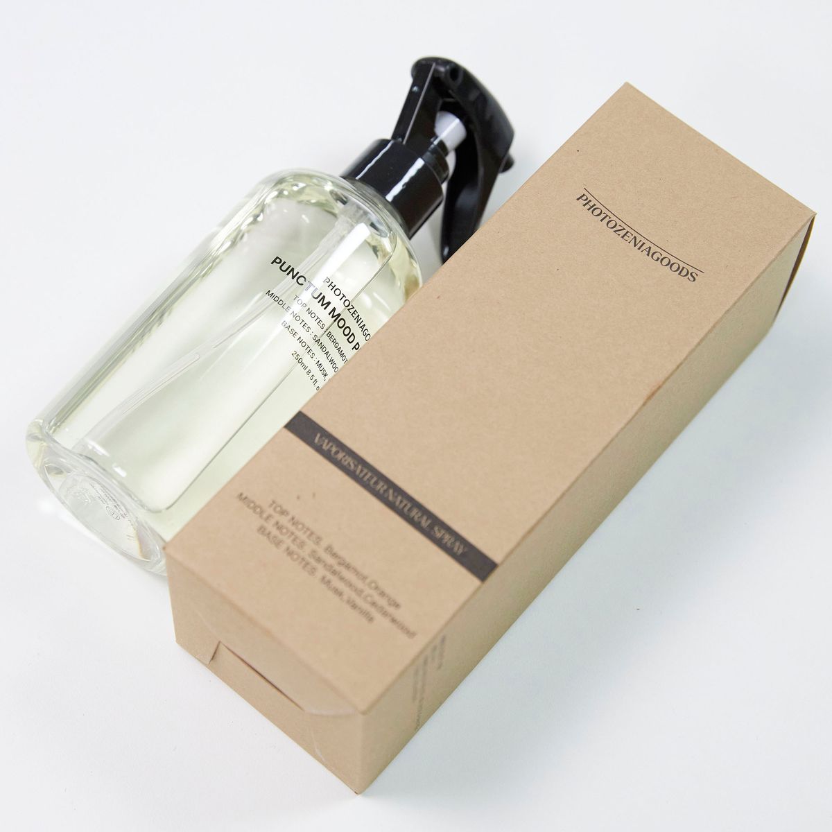 포토제니아굿즈(PHOTOZENIA GOODS) 제주 푼크툼 무드 퍼퓸 250ml