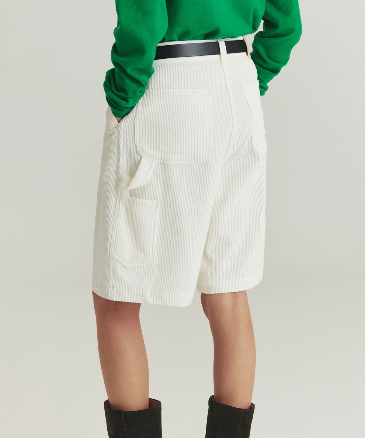 르바(LEVAR) Corduroy Carpenter Half Pants - Creamy White