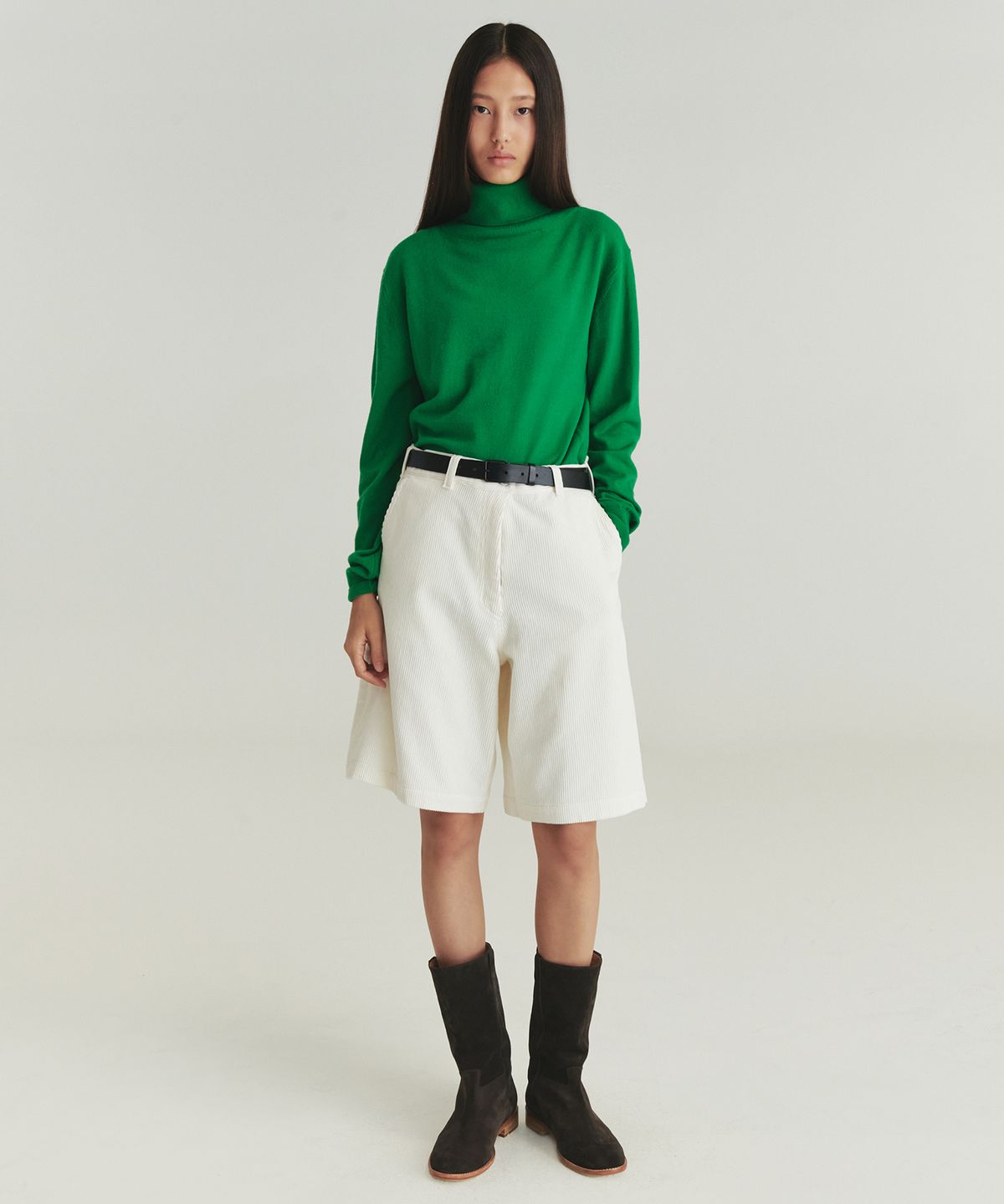 르바(LEVAR) Corduroy Carpenter Half Pants - Creamy White