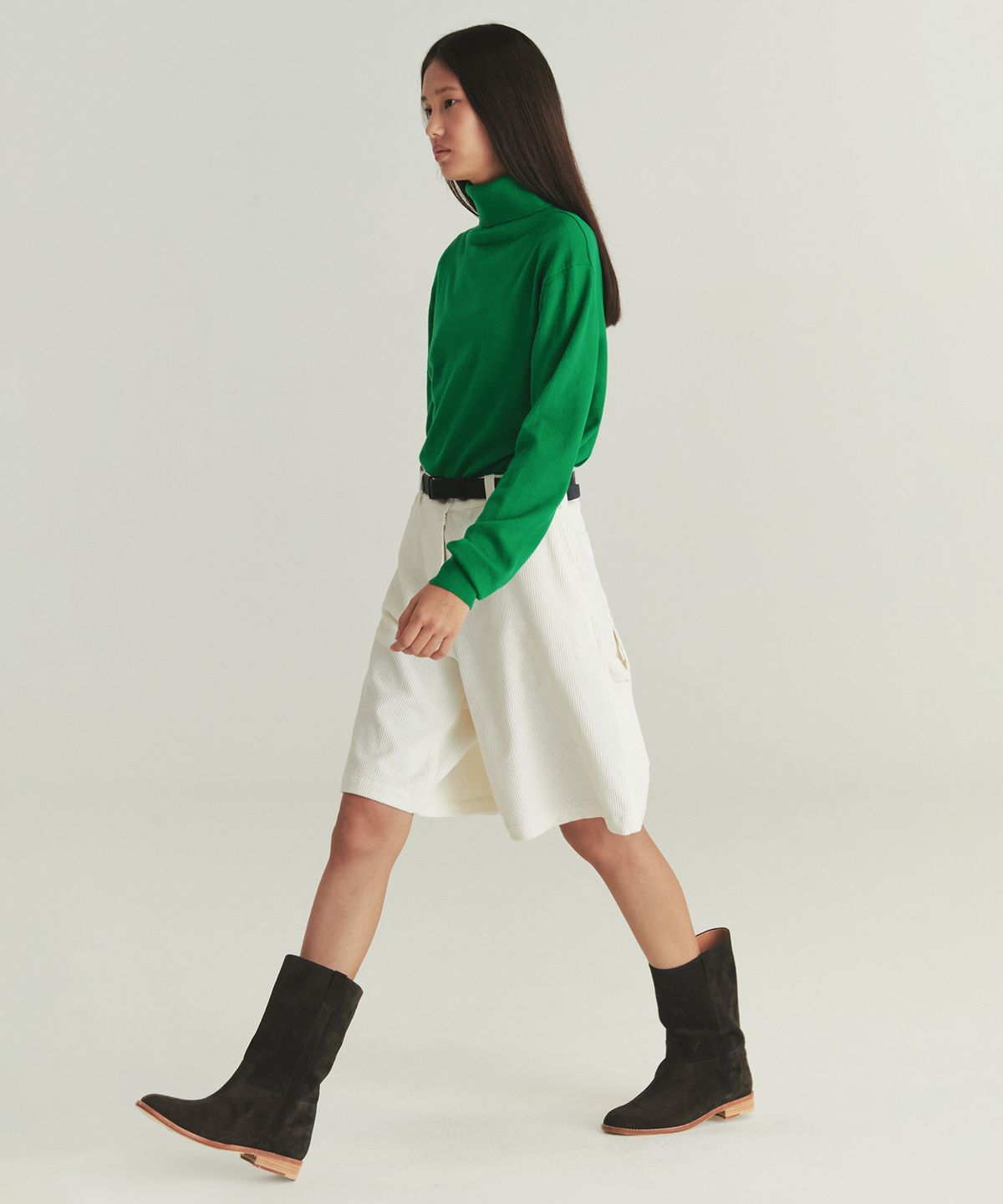 르바(LEVAR) Corduroy Carpenter Half Pants - Creamy White