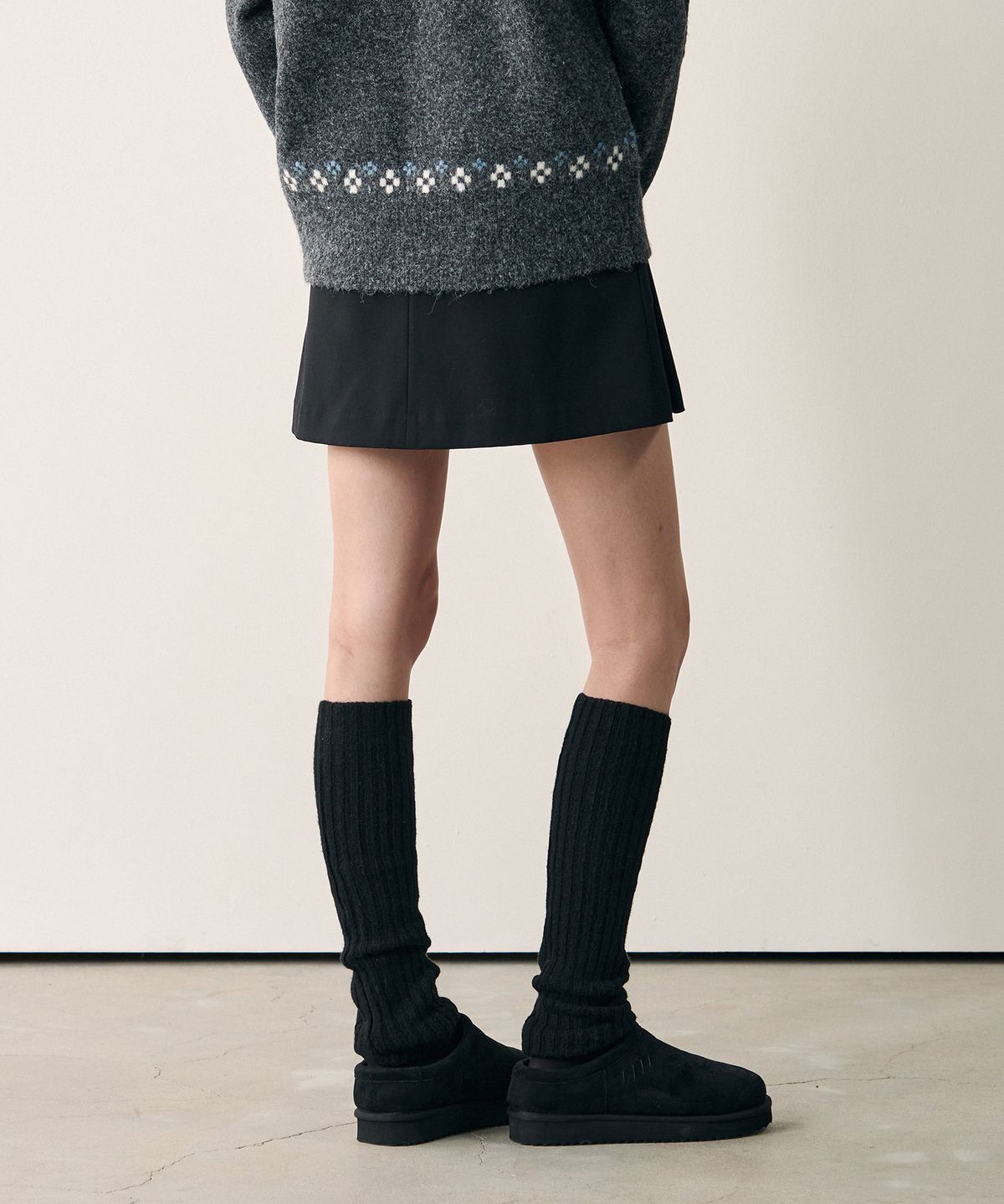 드로우핏 우먼(DRAWFIT WOMEN) 볼드 리브드 울 니트 레그워머 [BLACK]