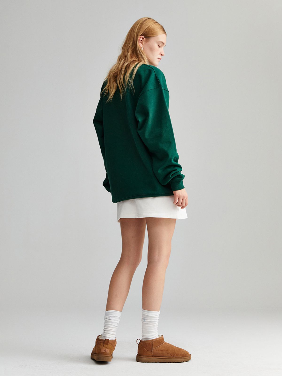 미나수(MENASOO) UNISEX CLASSIC EMBLEM SWEATSHIRT_GREEN