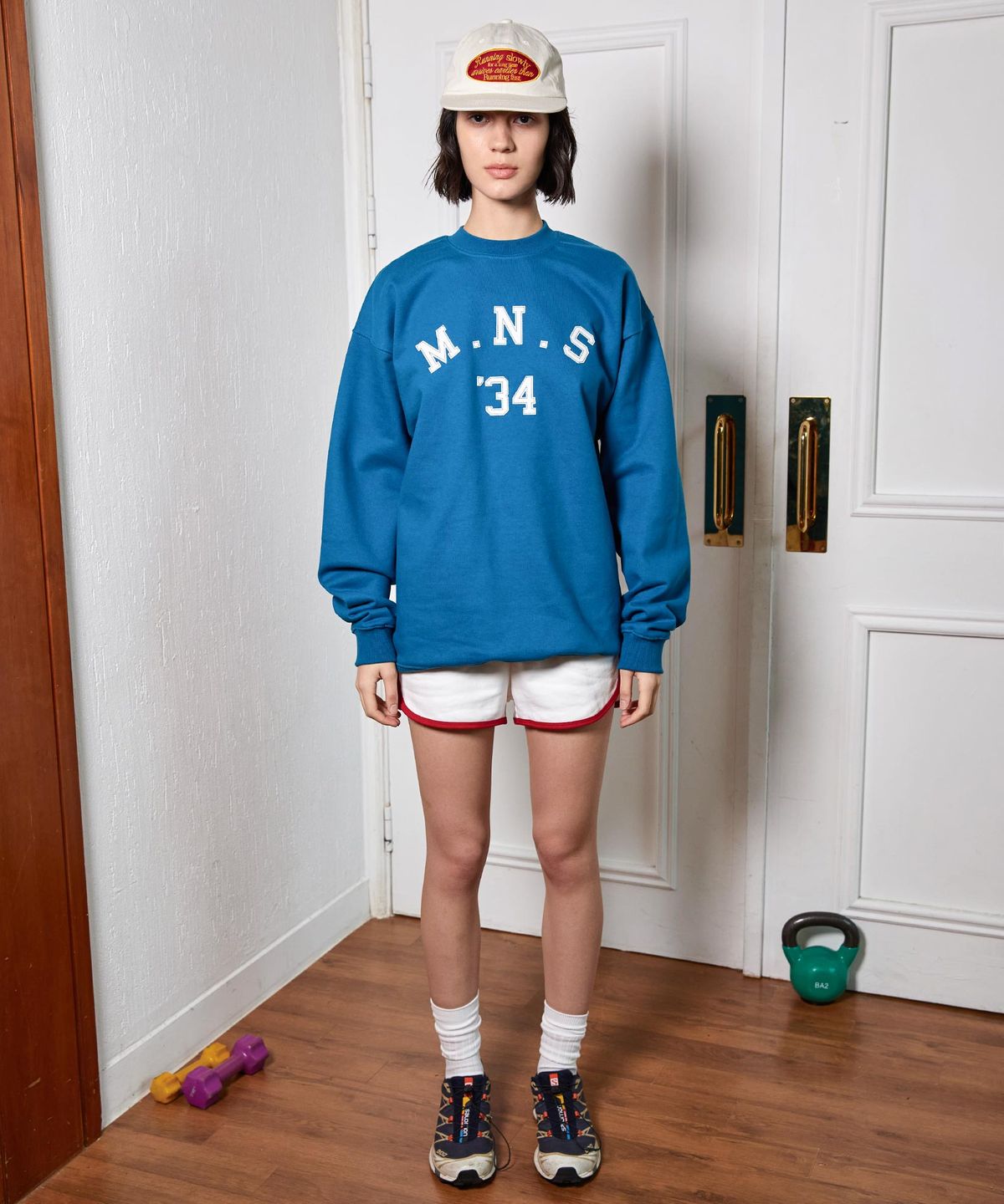 미나수(MENASOO) UNISEX MNS34 APPLIQUE SWEATSHIRT_BLUE