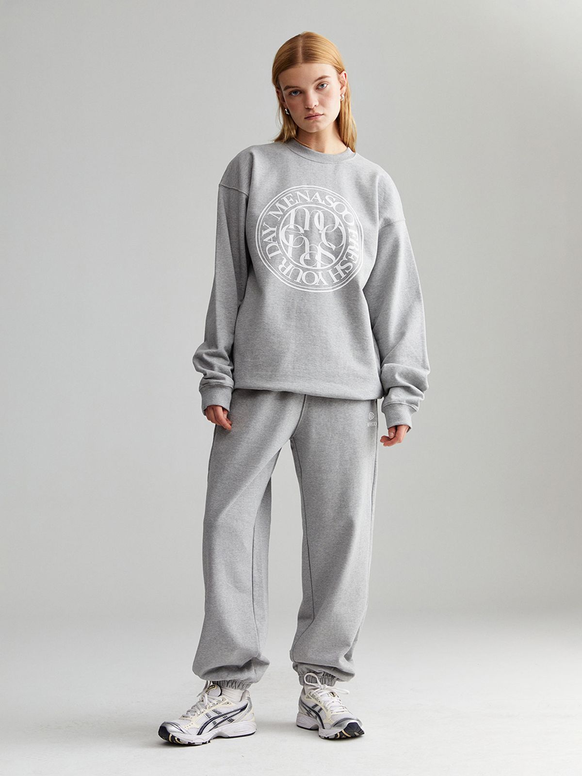 미나수(MENASOO) UNISEX_CIRCLE LOGO SWEATSHIRT_GRAY