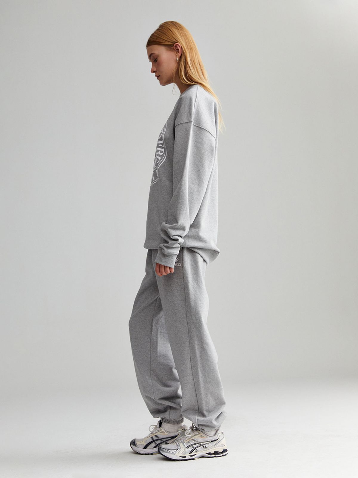 미나수(MENASOO) UNISEX_CIRCLE LOGO SWEATSHIRT_GRAY