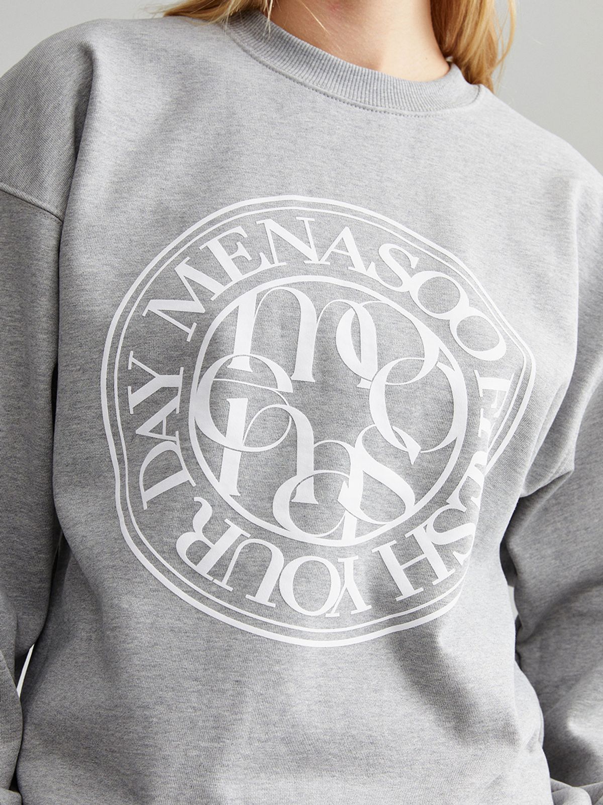 미나수(MENASOO) UNISEX_CIRCLE LOGO SWEATSHIRT_GRAY