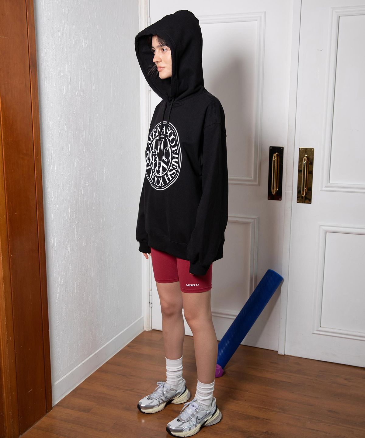 미나수(MENASOO) UNISEX CIRCLE LOGO HOODIE_BK