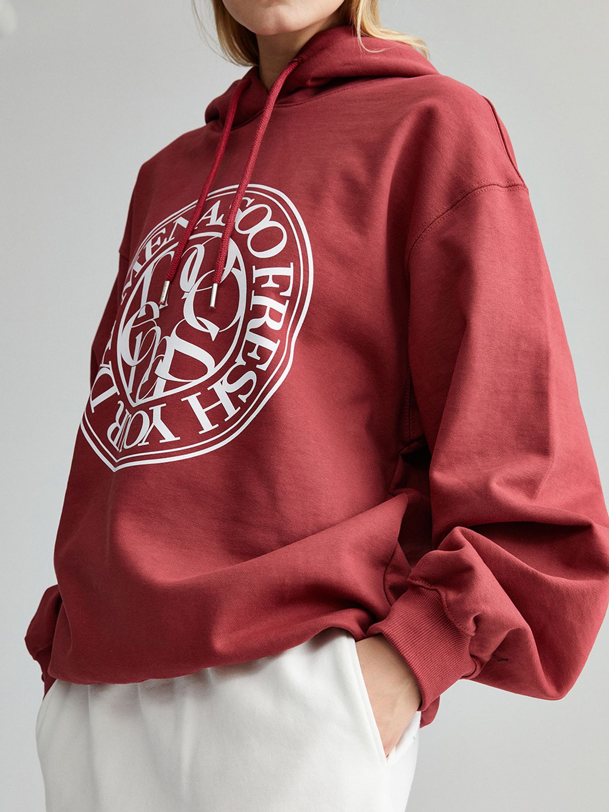 미나수(MENASOO) UNISEX CIRCLE LOGO HOODIE_RED