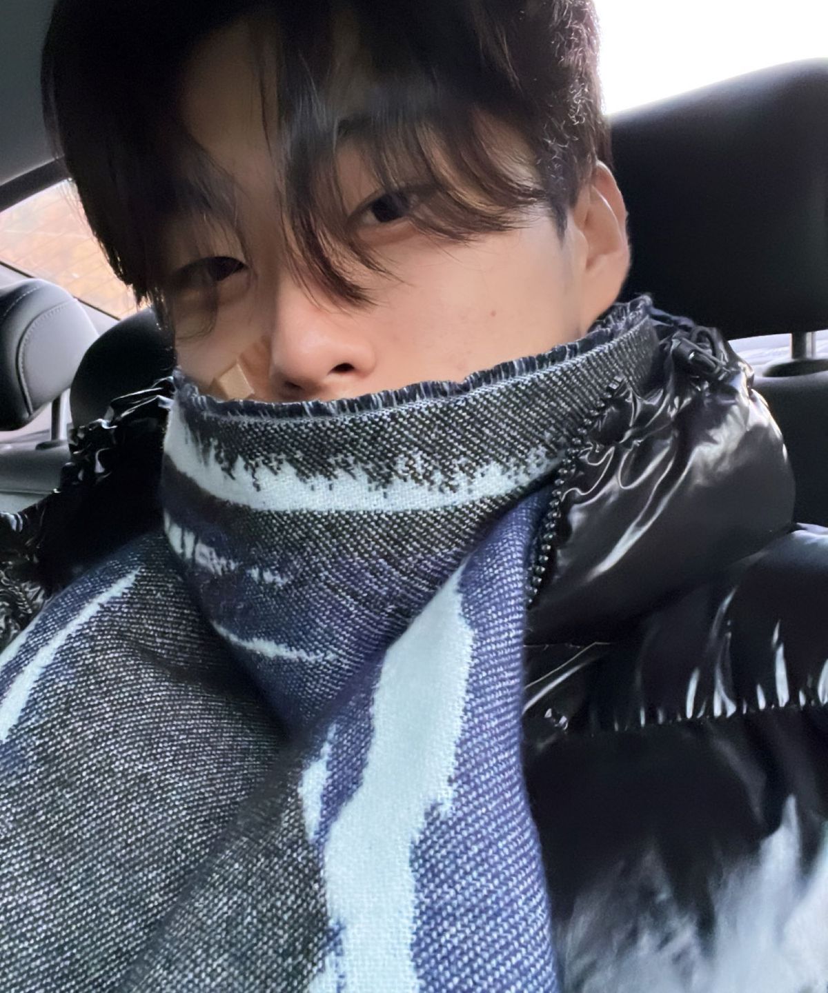 본챔스(BORN CHAMPS) [본챔스X에이프릴에잇] 위시어폰어스타 그래픽 머플러 B23FA05