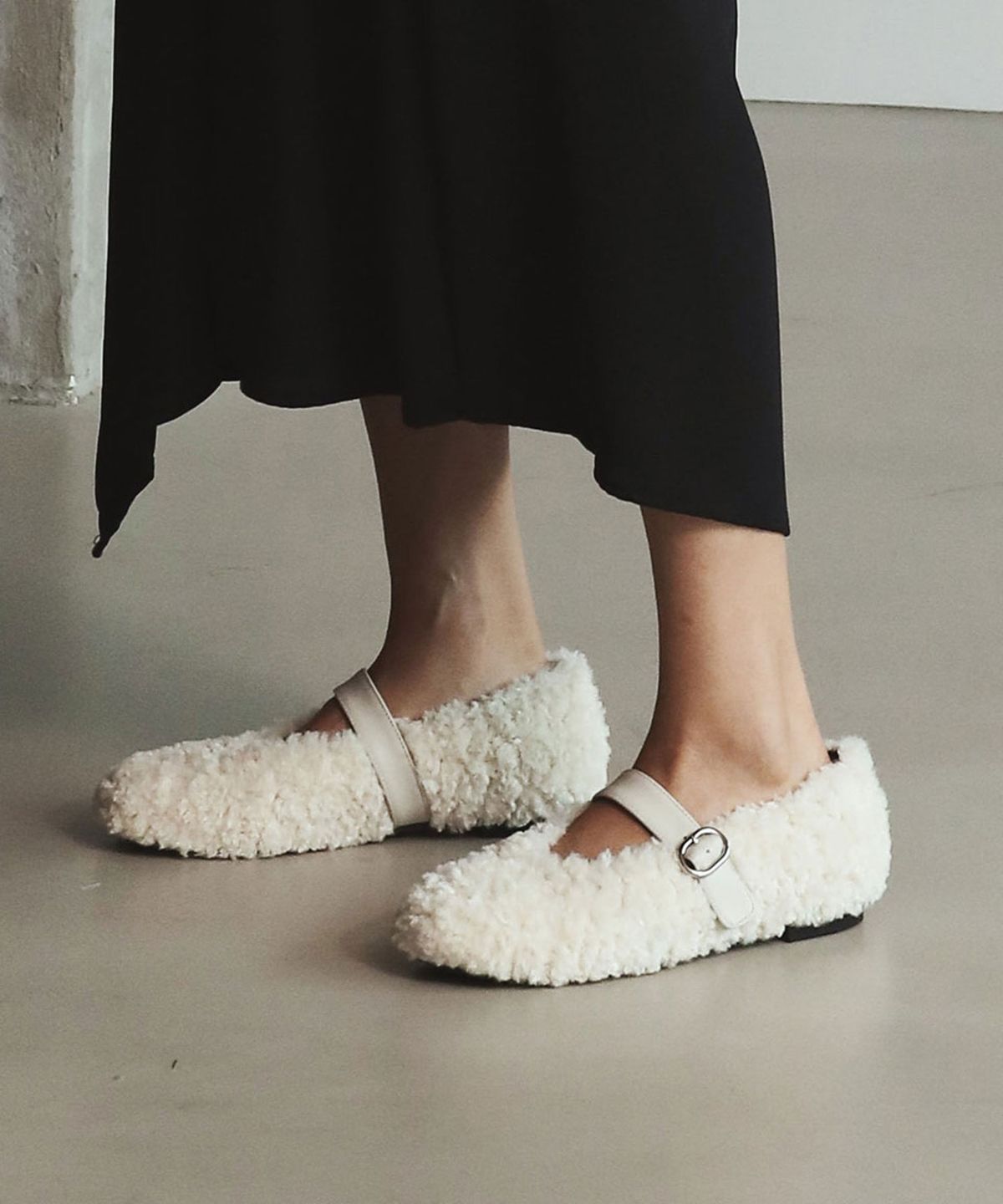 트윗비피(TWVP) 토푸 시어링플랫 Tofu Shearing Flat Shoes 23F57IV