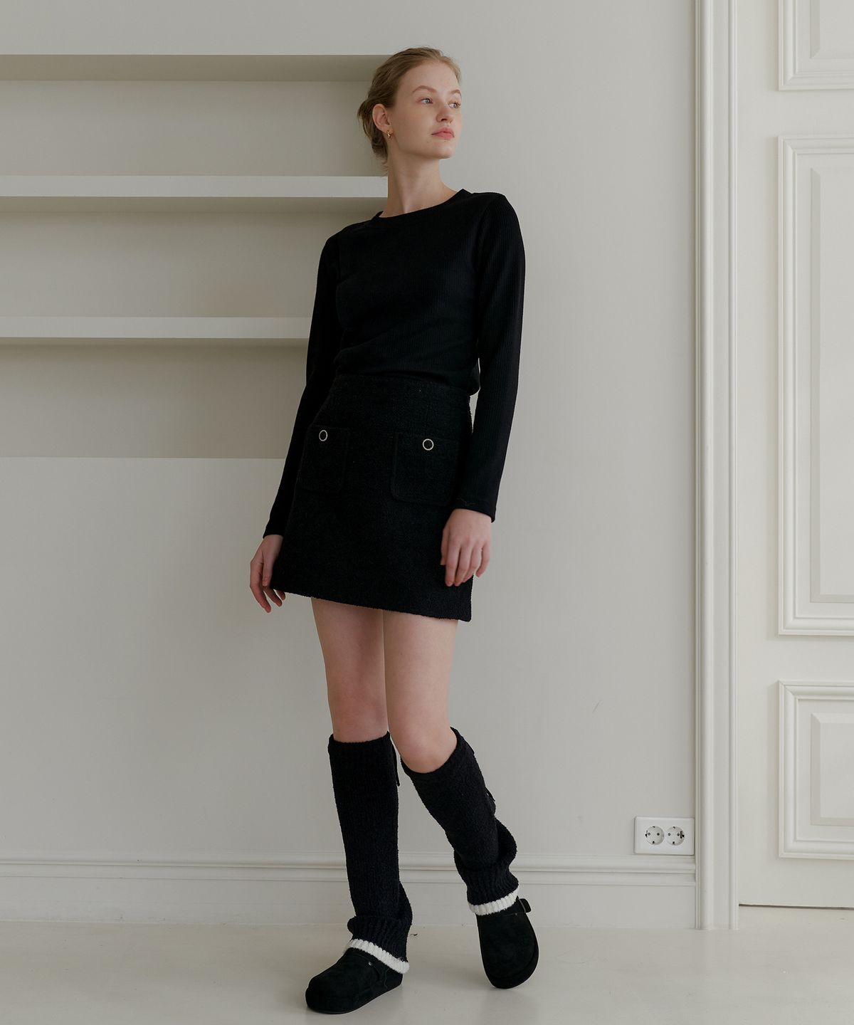 엽페(YUPPE) WOOL BOUCLE SKIRT_BLACK