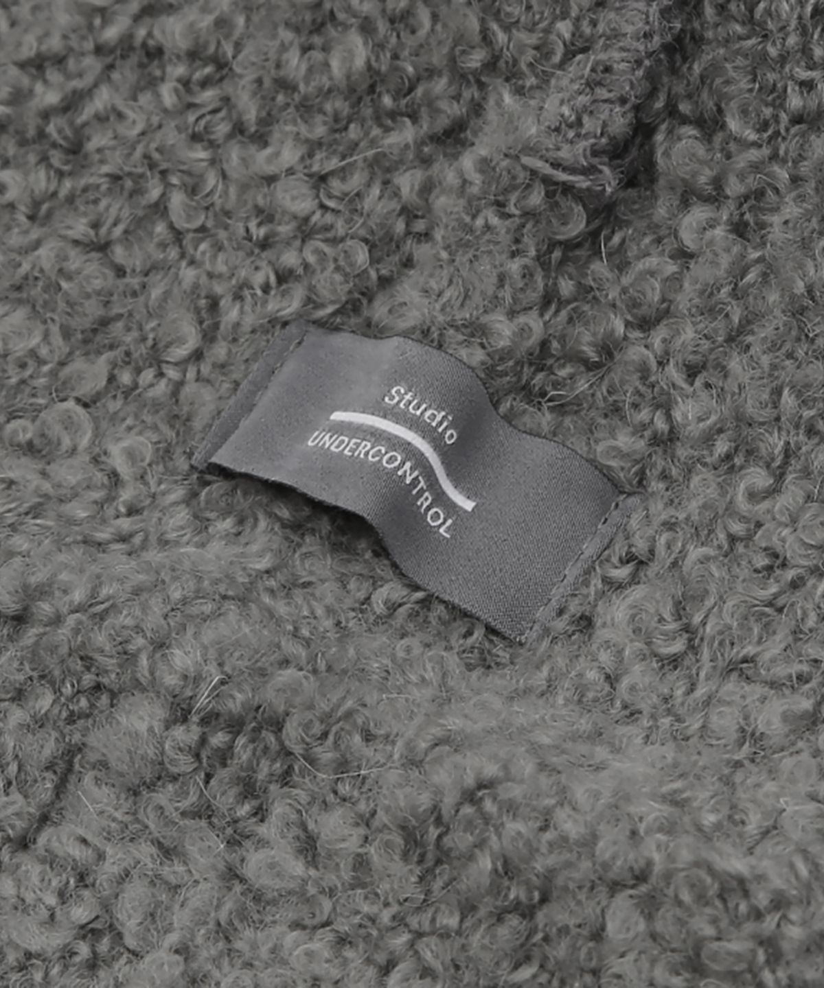 언더컨트롤 스튜디오(UNDERCONTROL STUDIO) 부클 겨울 비니 FLUFFY BEANIE / MOHAIR BOUCLE / CHARCOAL