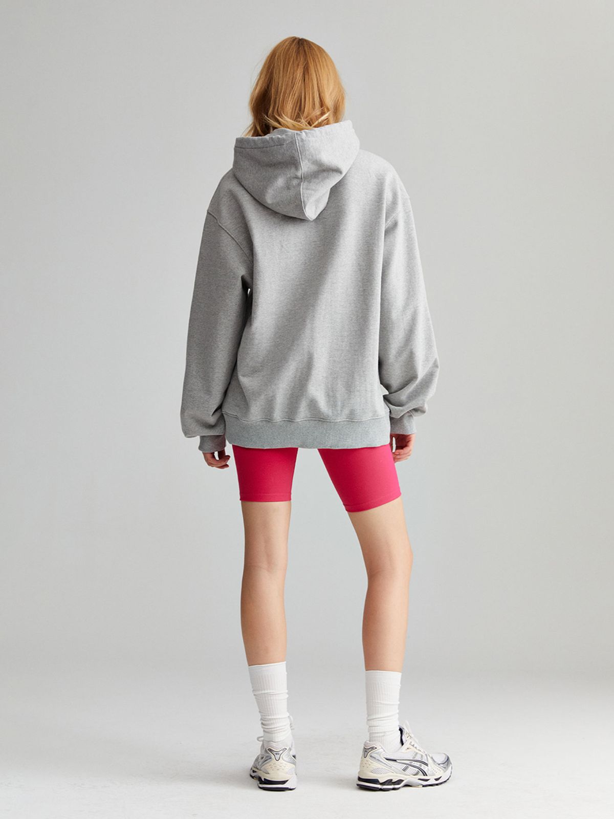 미나수(MENASOO) CLASSIC EMBLEM HOODIE_GRAY
