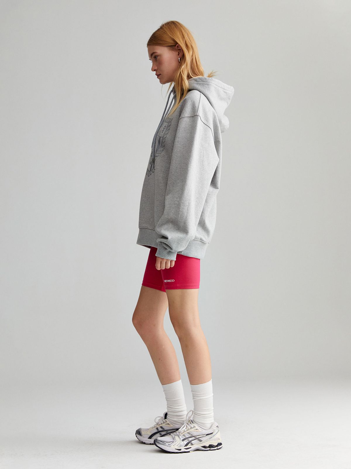 미나수(MENASOO) CLASSIC EMBLEM HOODIE_GRAY