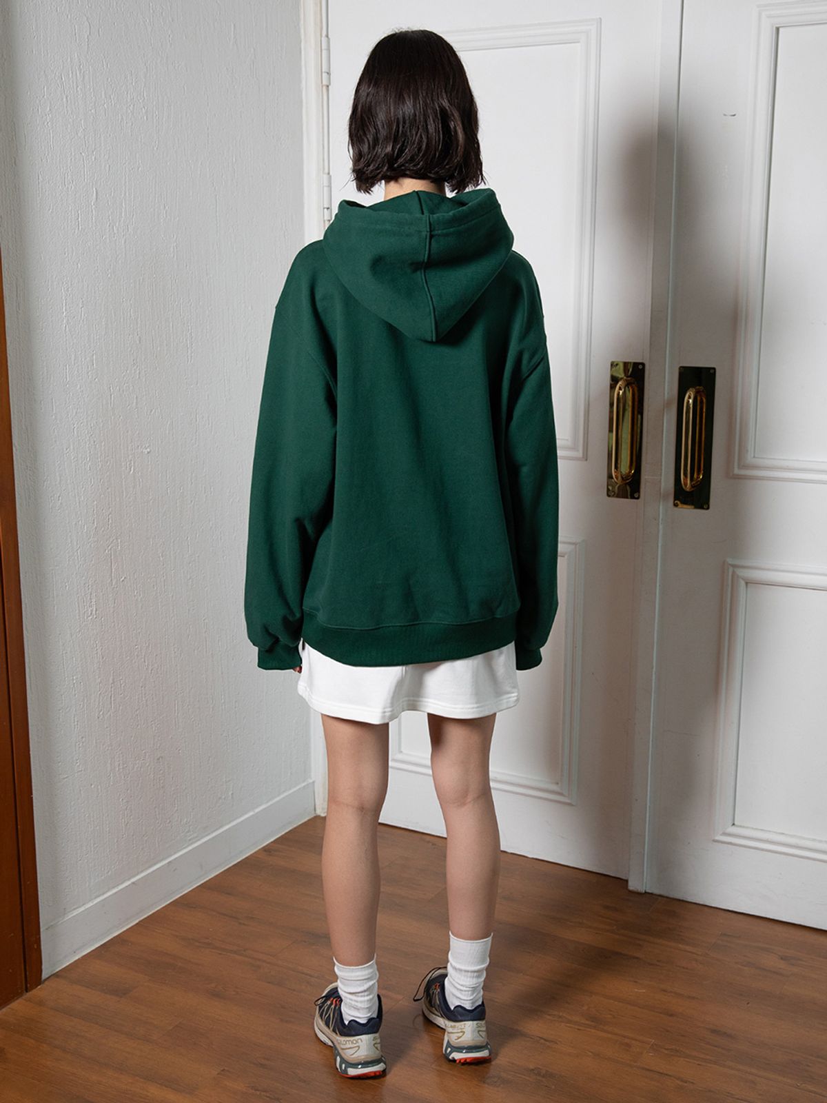 미나수(MENASOO) CLASSIC EMBLEM HOODIE_GREEN