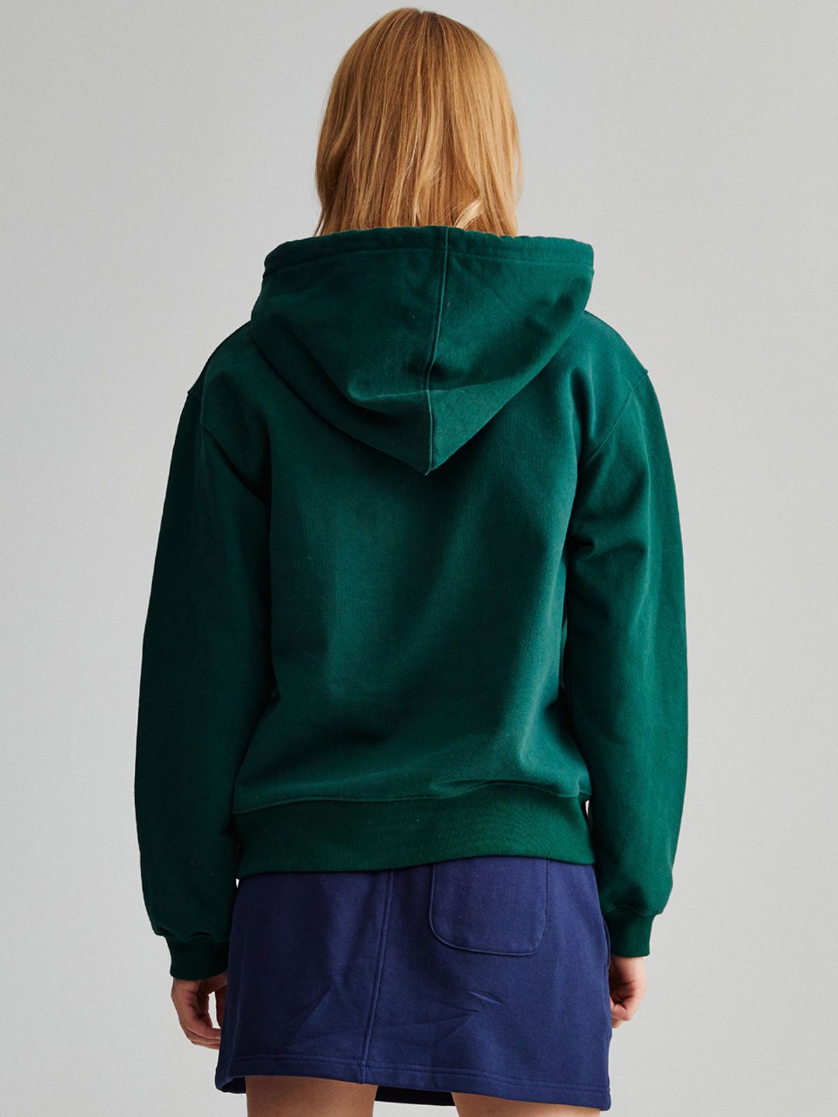 미나수(MENASOO) CLASSIC EMBLEM HOODIE_GREEN