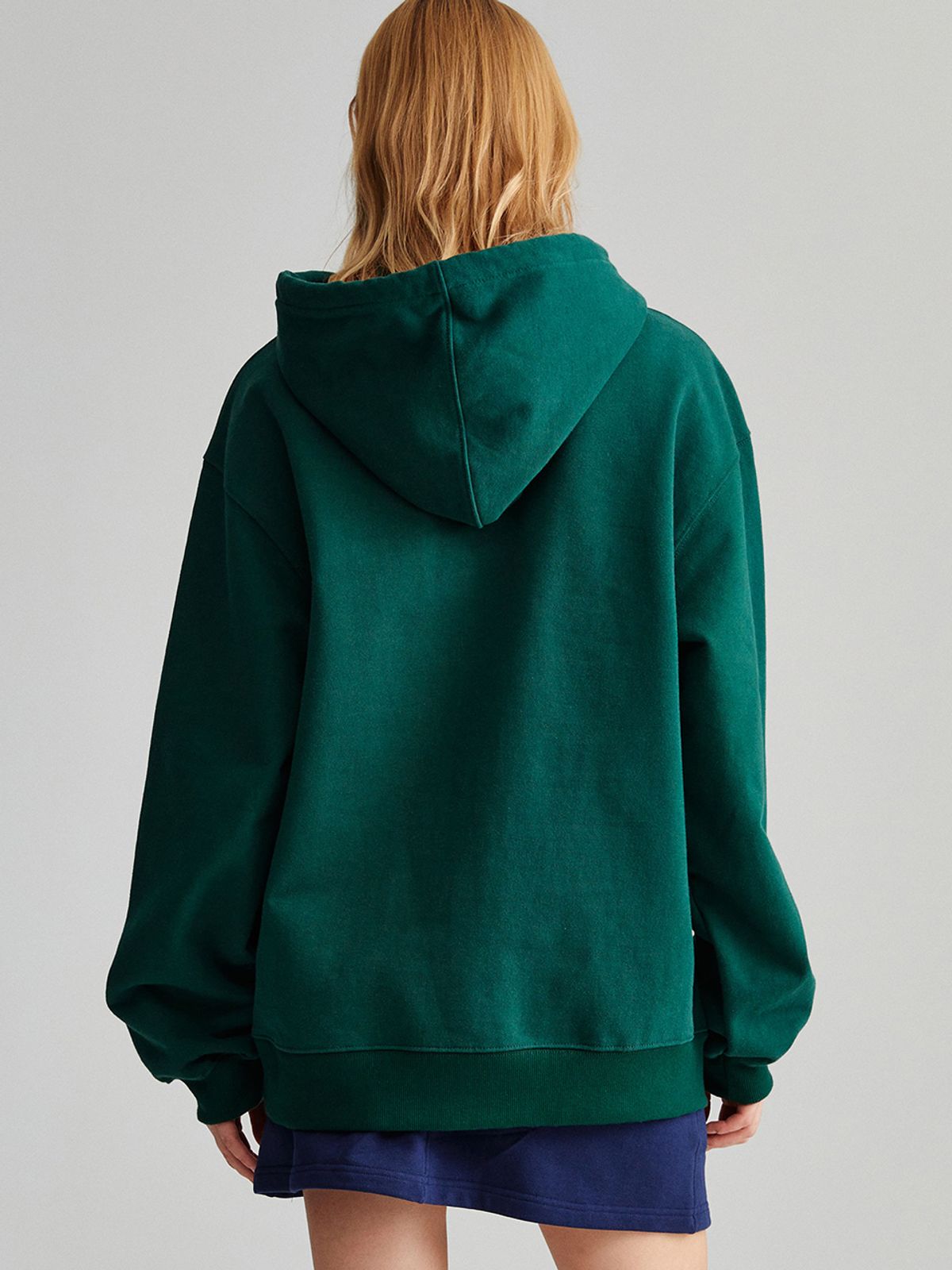 미나수(MENASOO) CLASSIC EMBLEM HOODIE_GREEN