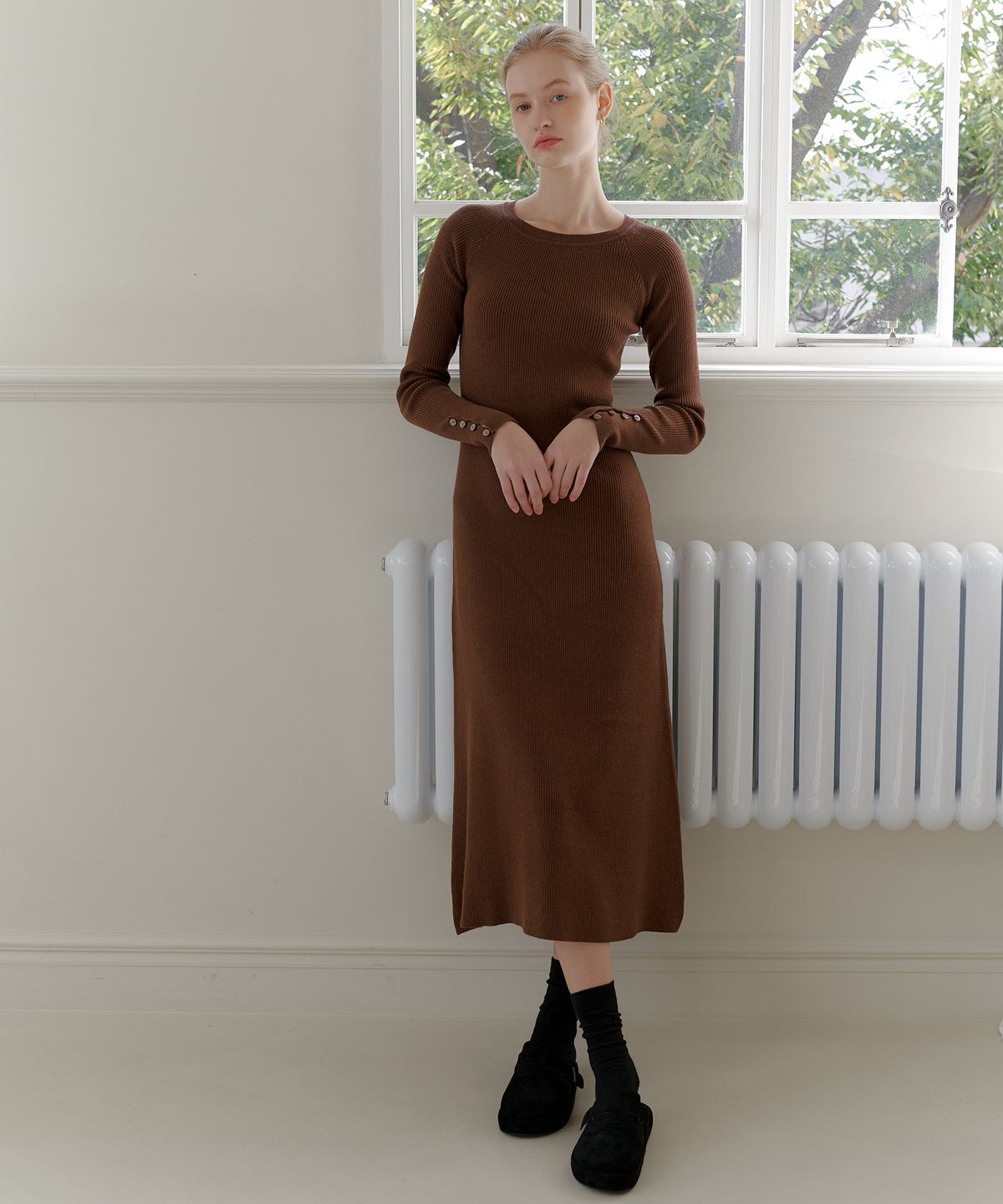 엽페(YUPPE) GOLGI LINE ONEPIECE_BROWN