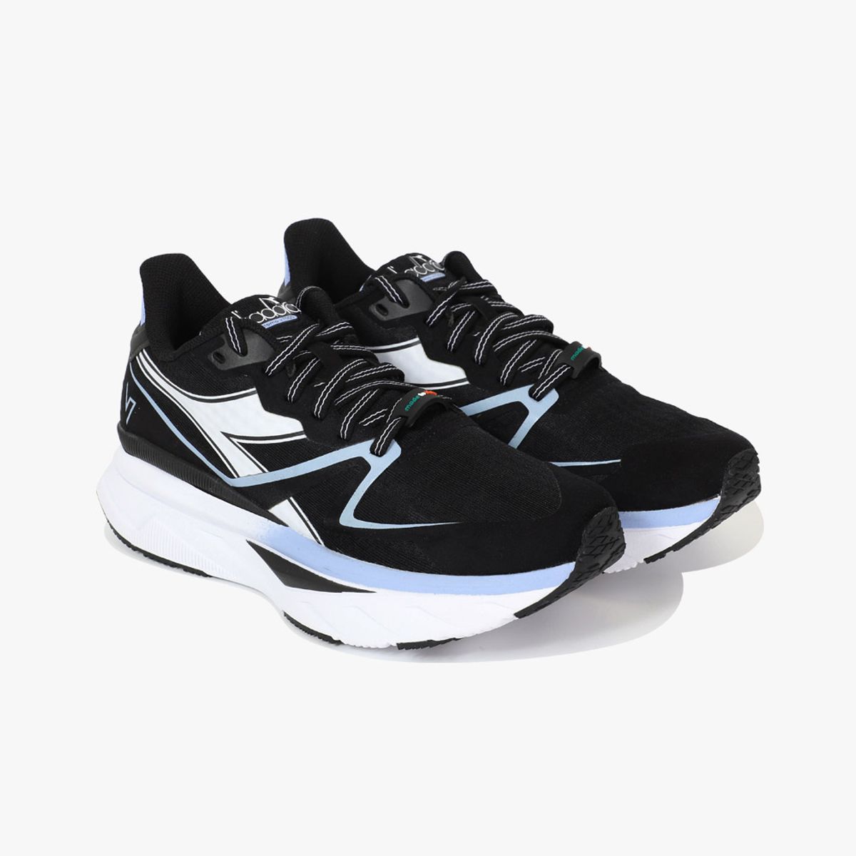 디아도라(diadora) 아토모 V7000 우먼 BLACK