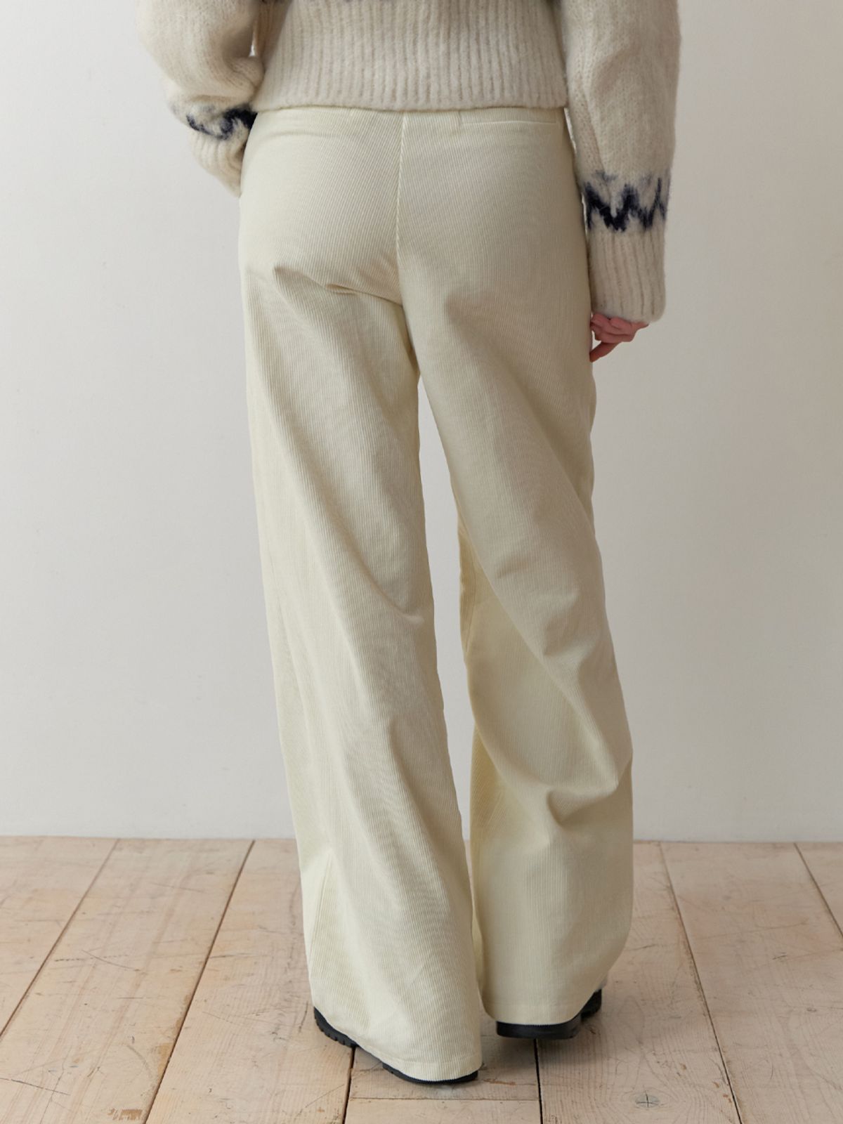 리엘(RE L) Corduroy pintuck pants (cream)