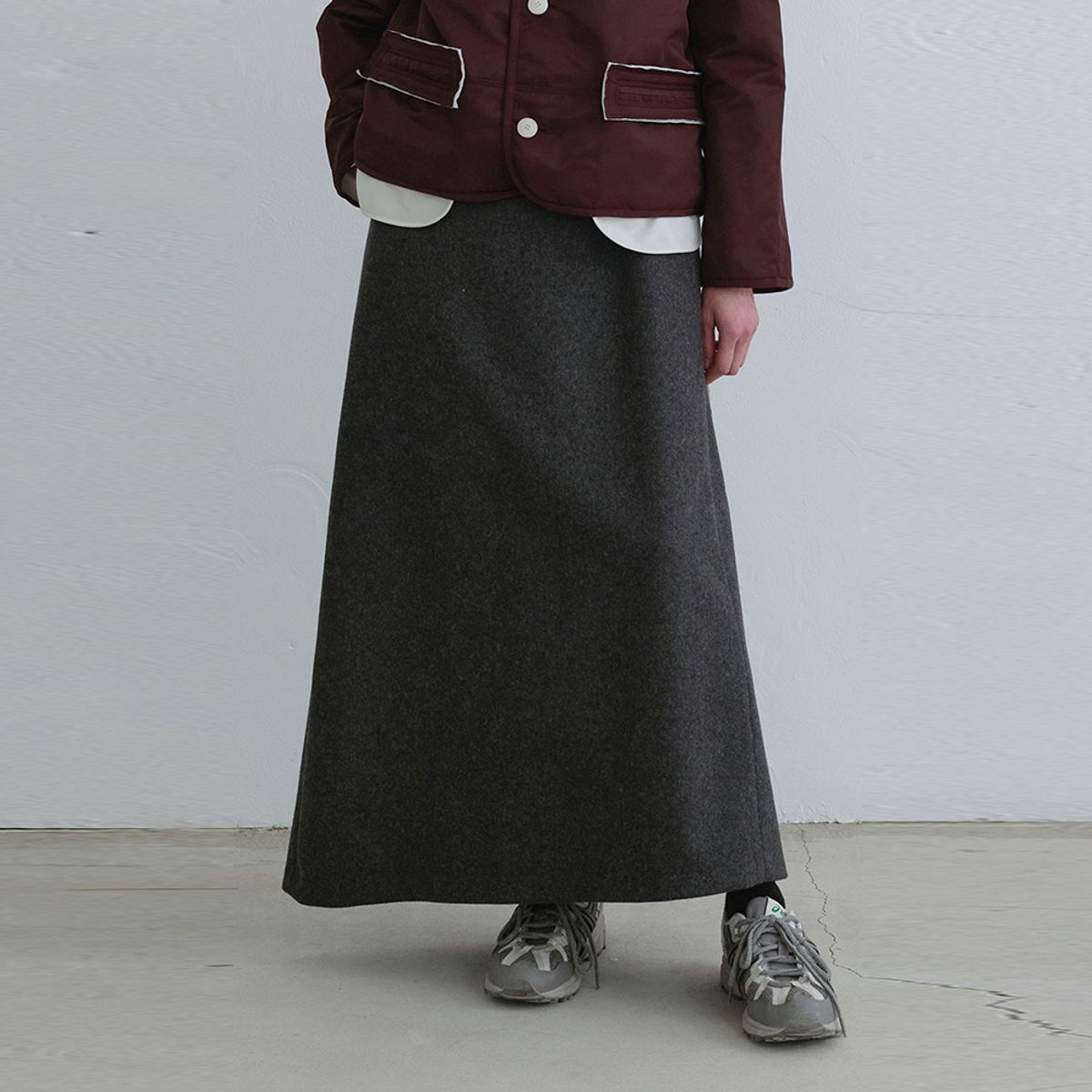 래코드(RECODE) Raw Edge Detail Flare Long Skirt_RQKAW23542GYX