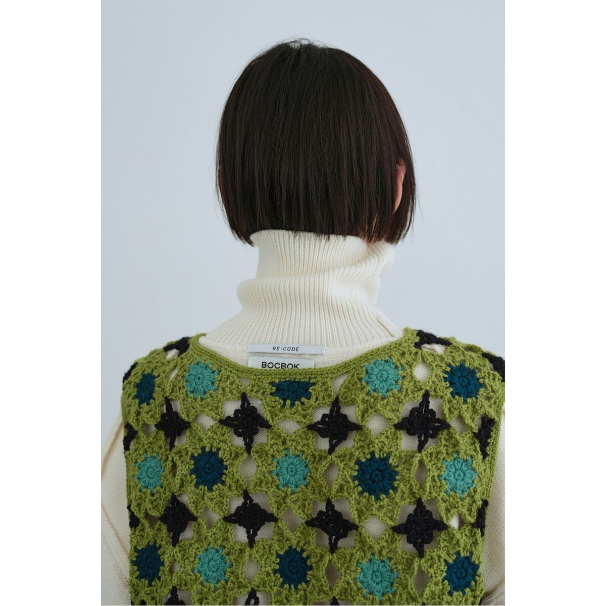 래코드(RECODE) Gloves Mixed Turtle Neck Knit Top_R0WAA23101IVX