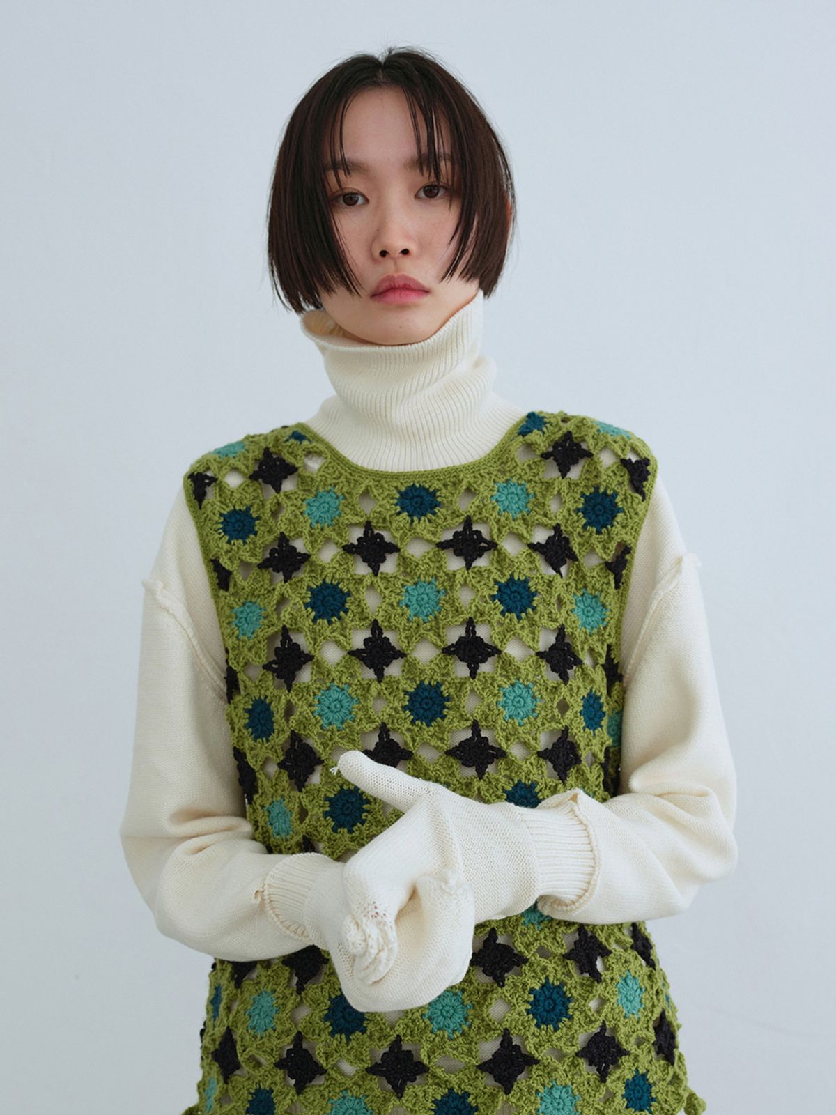 래코드(RECODE) Gloves Mixed Turtle Neck Knit Top_R0WAA23101IVX