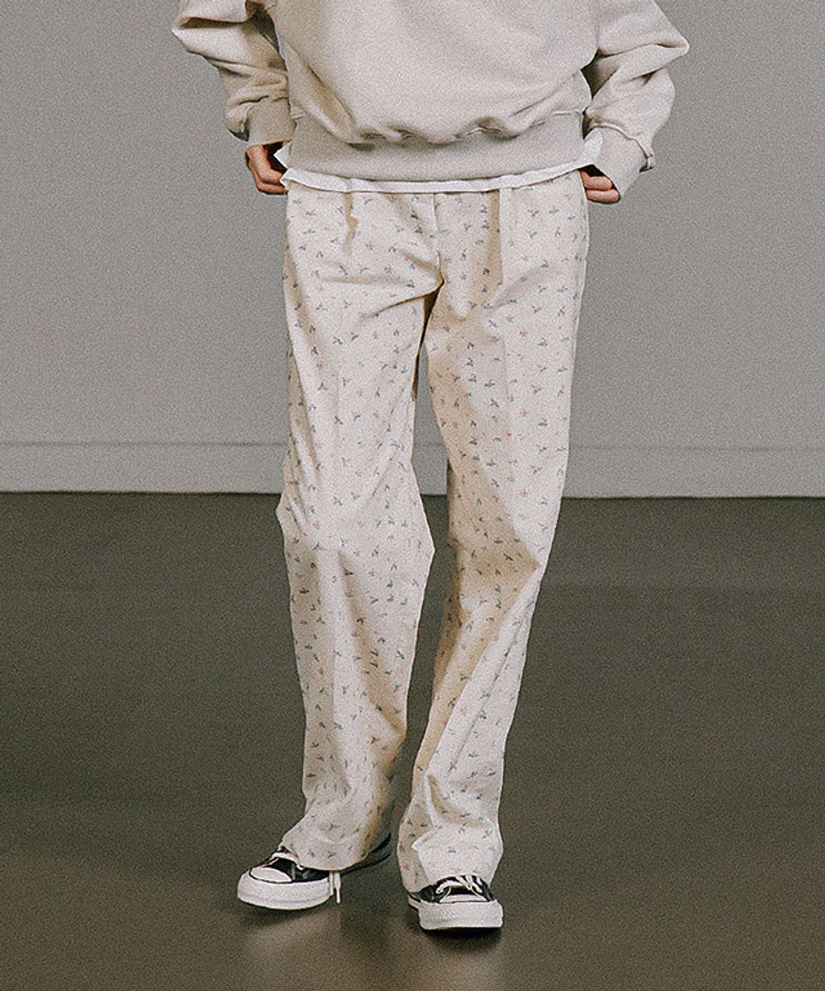 론론(RONRON) FLOWER PATTERN CORDUROY PANTS IVORY