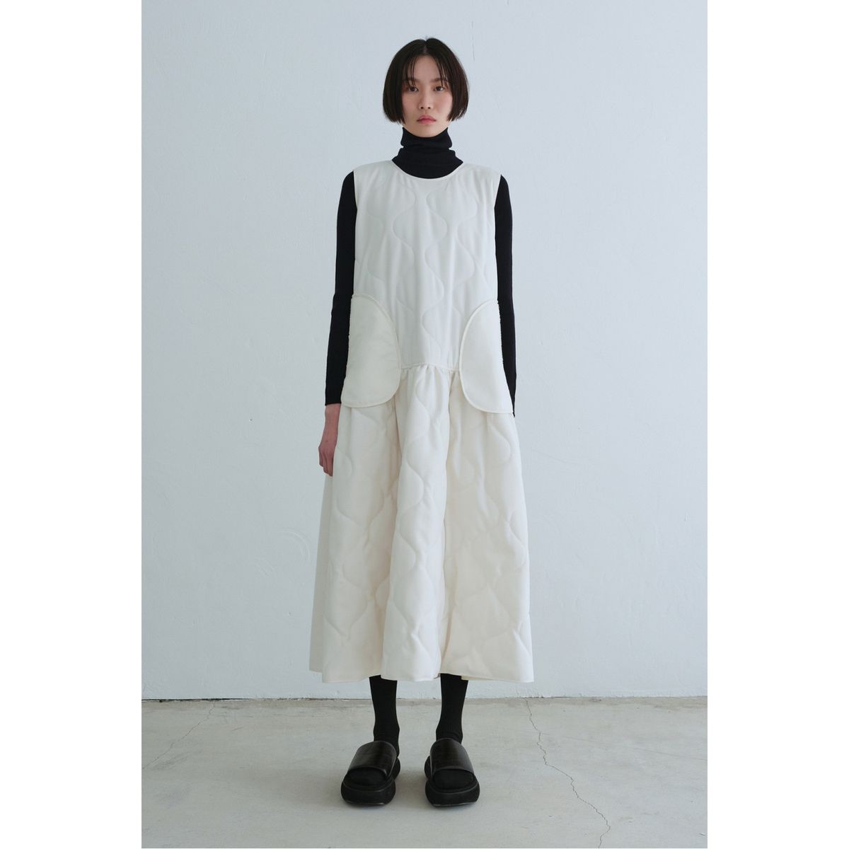 래코드(RECODE) Quilting Voluminous Dress_RQDAW23541IVX