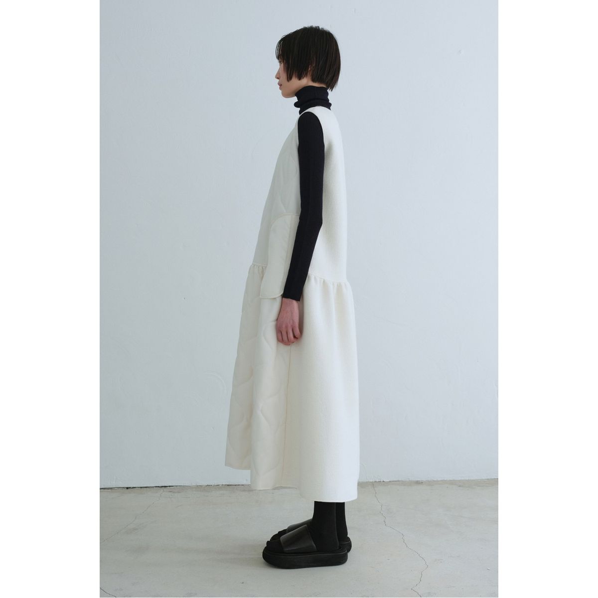 래코드(RECODE) Quilting Voluminous Dress_RQDAW23541IVX