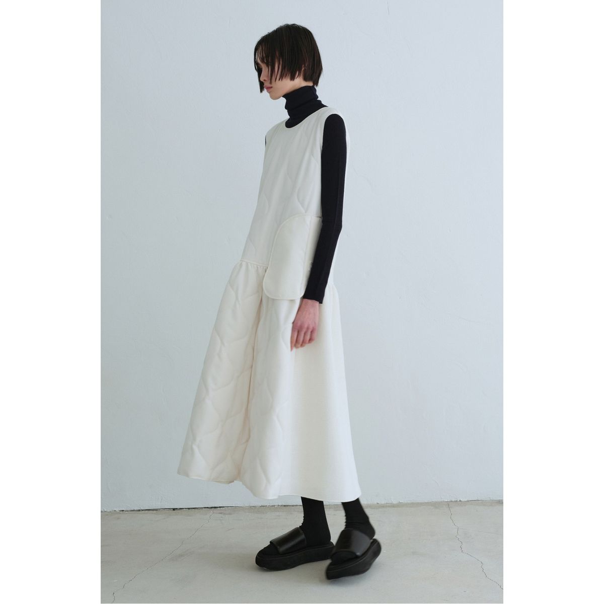 래코드(RECODE) Quilting Voluminous Dress_RQDAW23541IVX